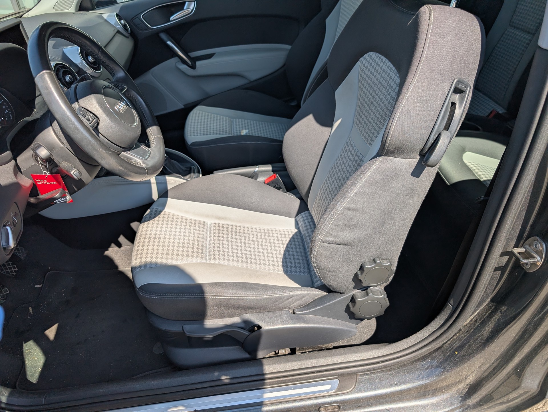 AUDI A1 1.4 TFSI Ambition-image-2