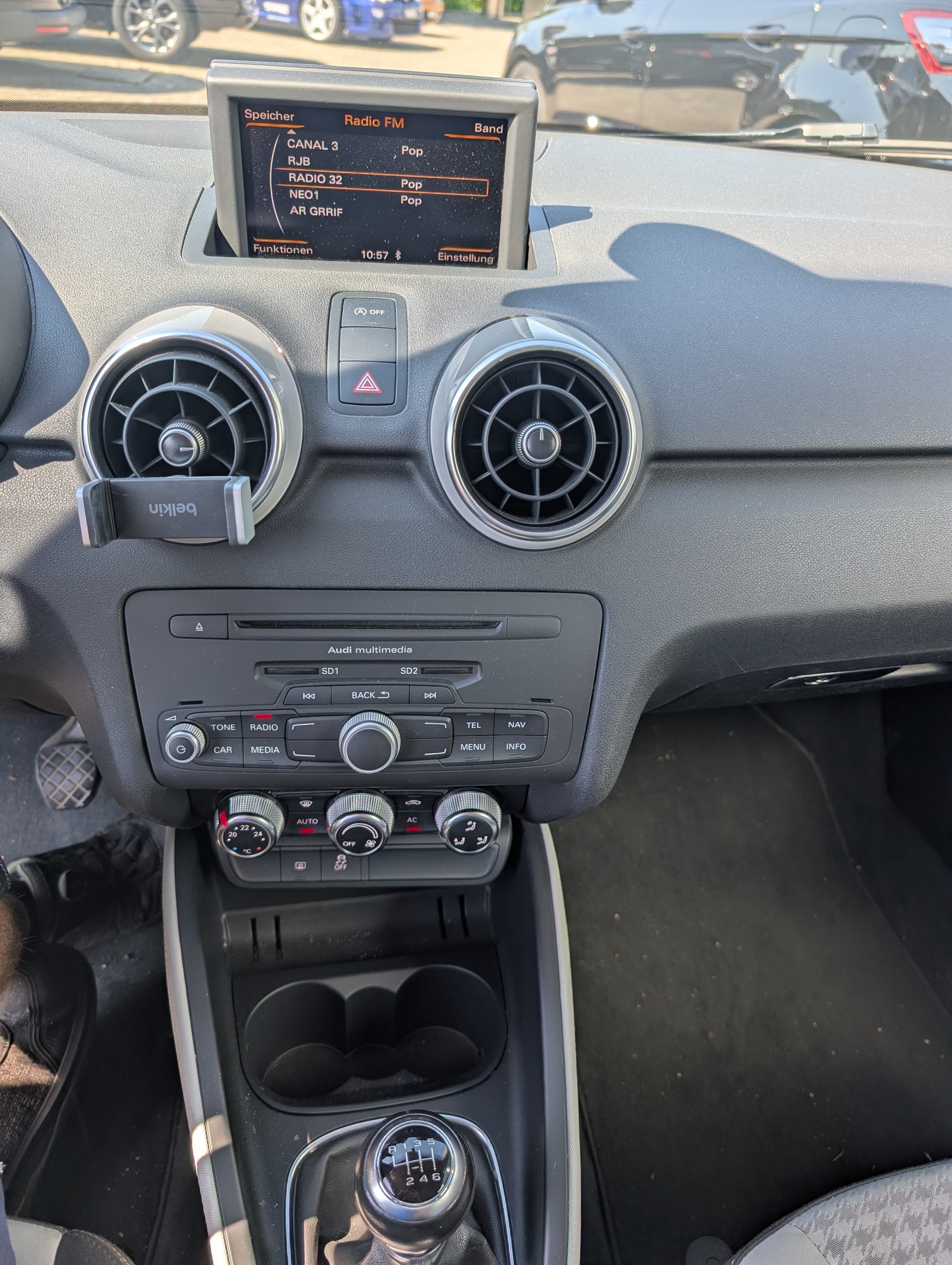 AUDI A1 1.4 TFSI Ambition-image-4