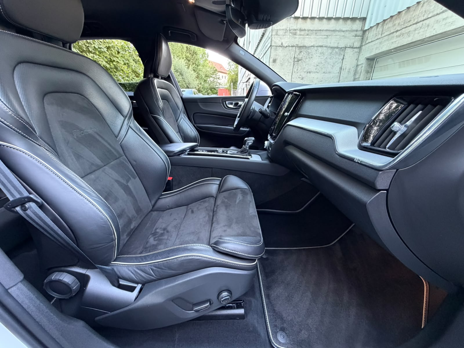 VOLVO XC60 T5 AWD R-Design Geartronic-image-20