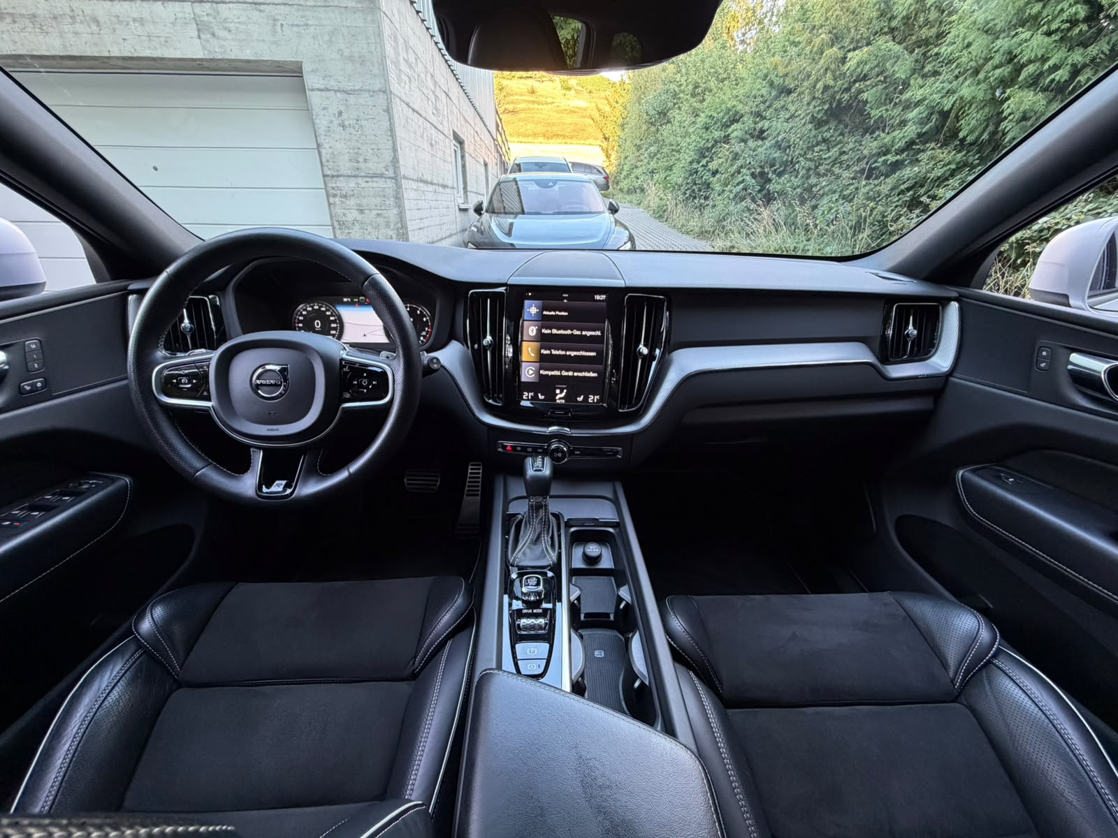 VOLVO XC60 T5 AWD R-Design Geartronic-image-23