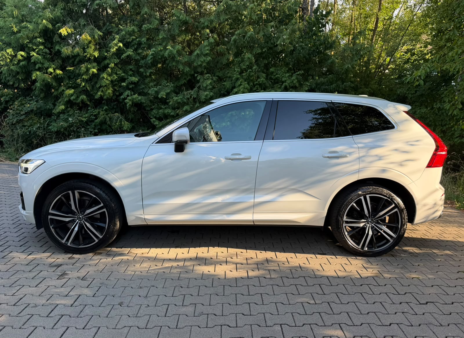 VOLVO XC60 T5 AWD R-Design Geartronic-showroom-element-1