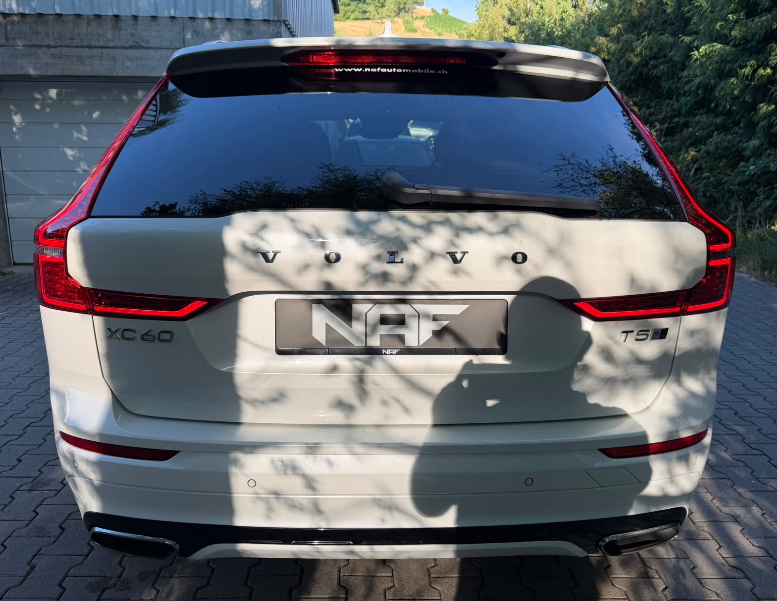 VOLVO XC60 T5 AWD R-Design Geartronic-showroom-element-3