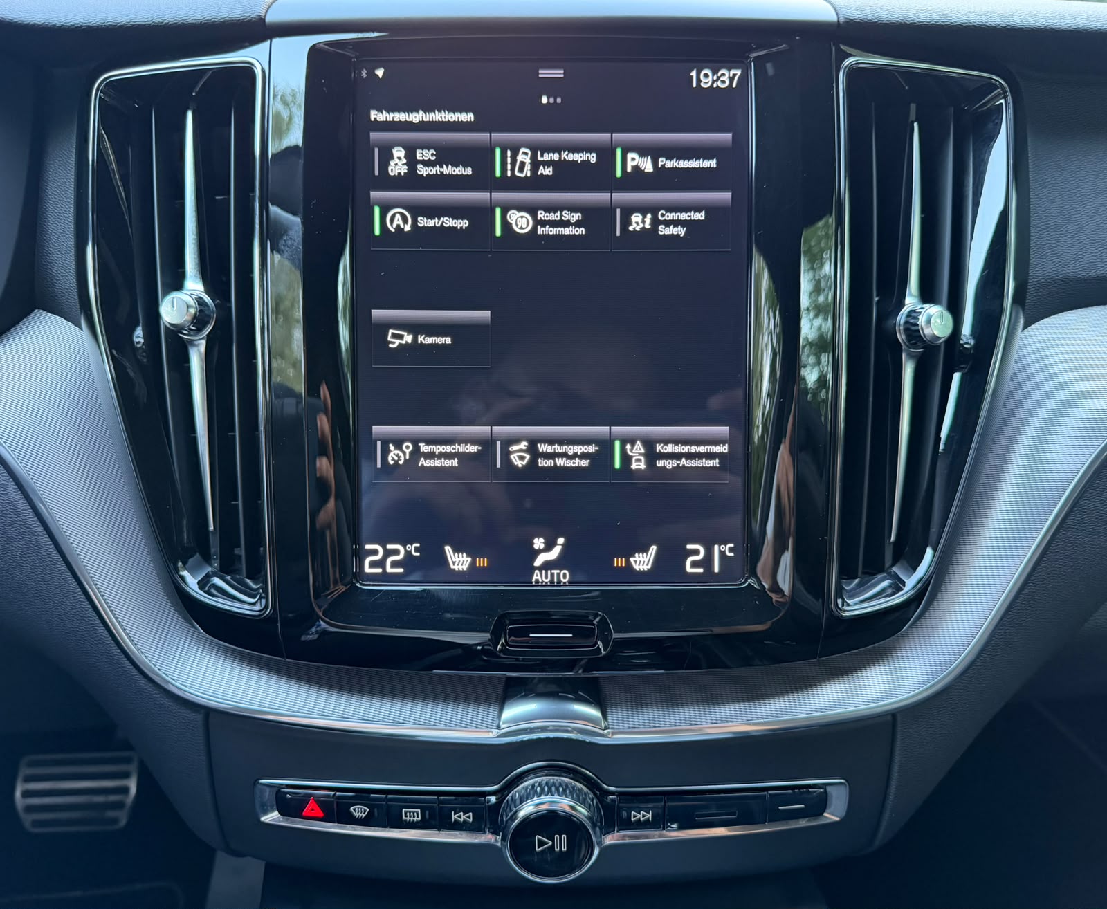 VOLVO XC60 T5 AWD R-Design Geartronic-image-28