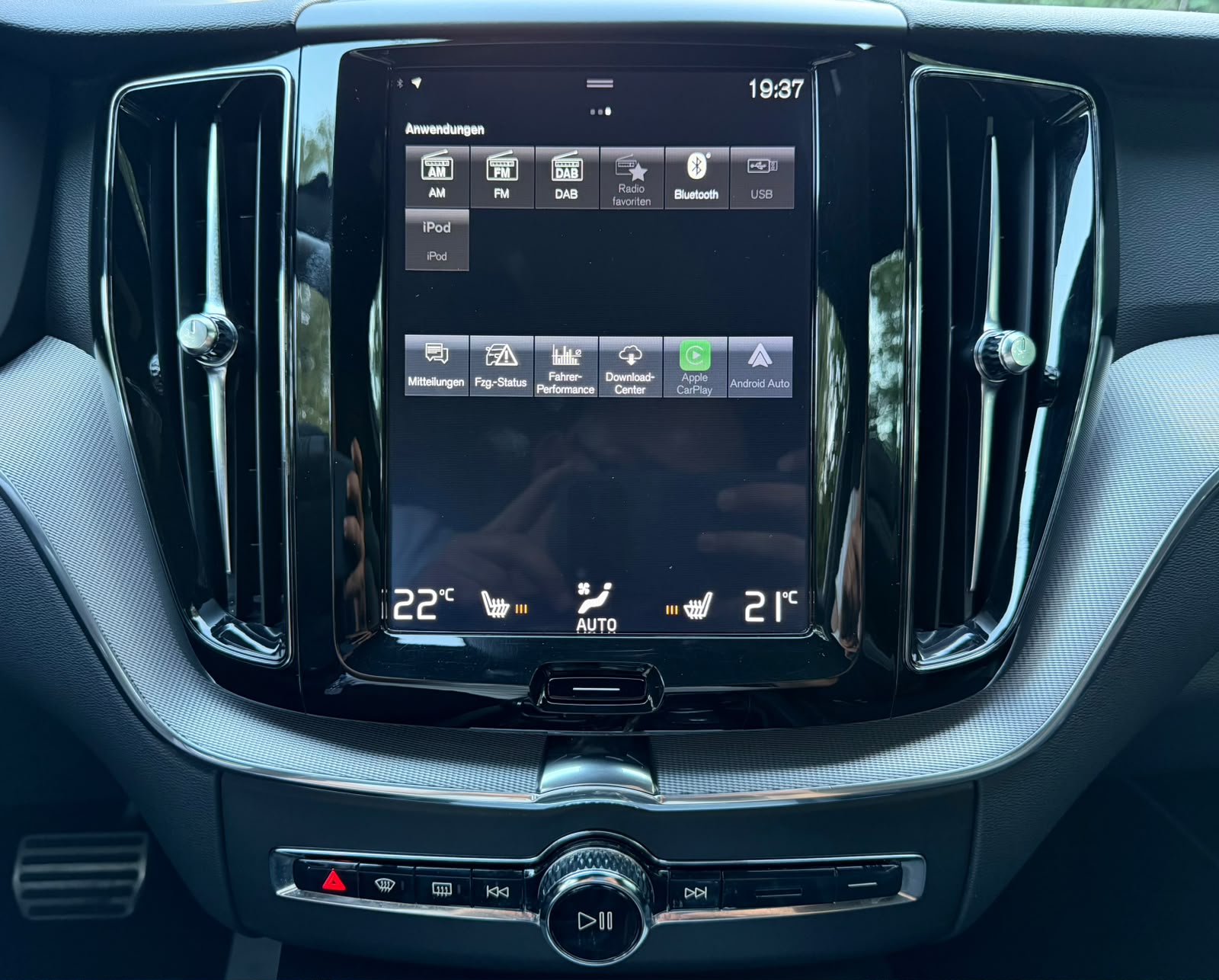 VOLVO XC60 T5 AWD R-Design Geartronic-image-27