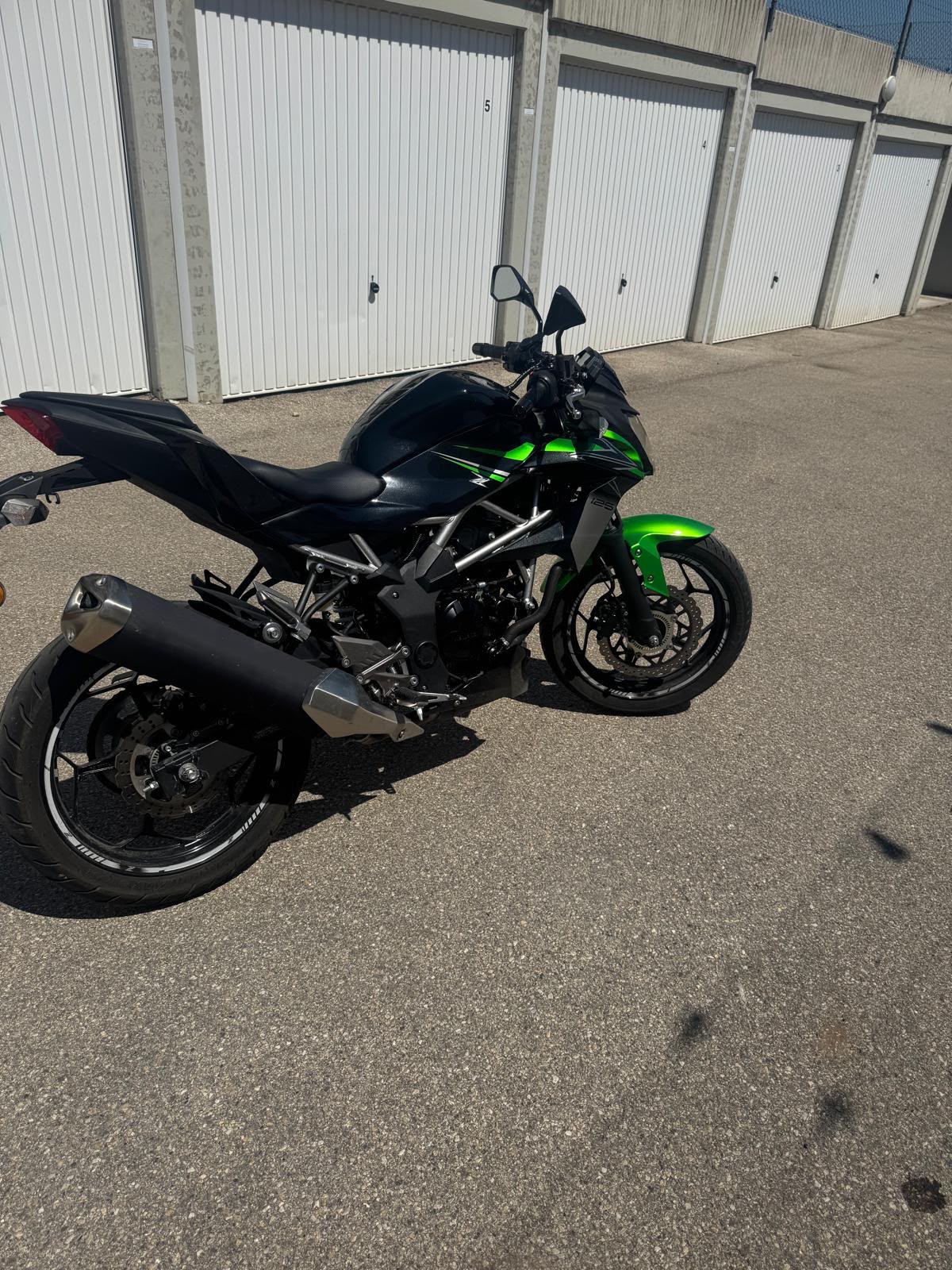 KAWASAKI Z 125-image-0