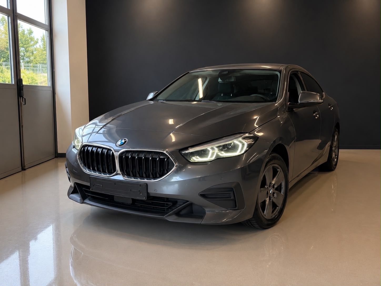BMW 216 Gran Coupé-image-1