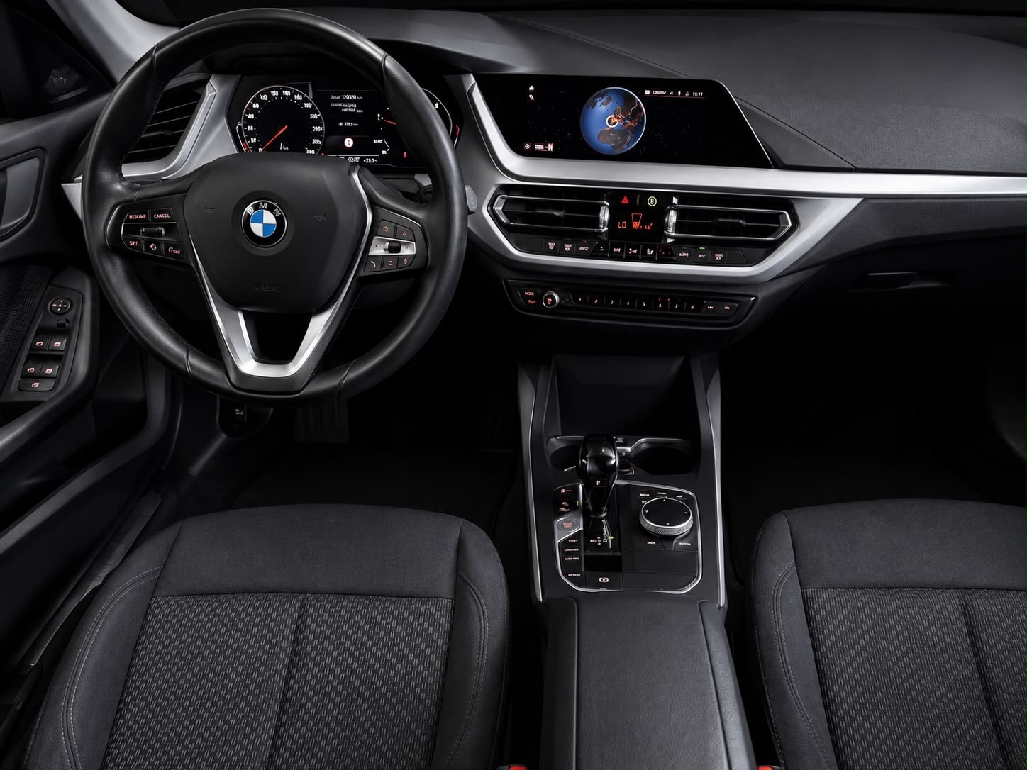 BMW 216 Gran Coupé-image-12