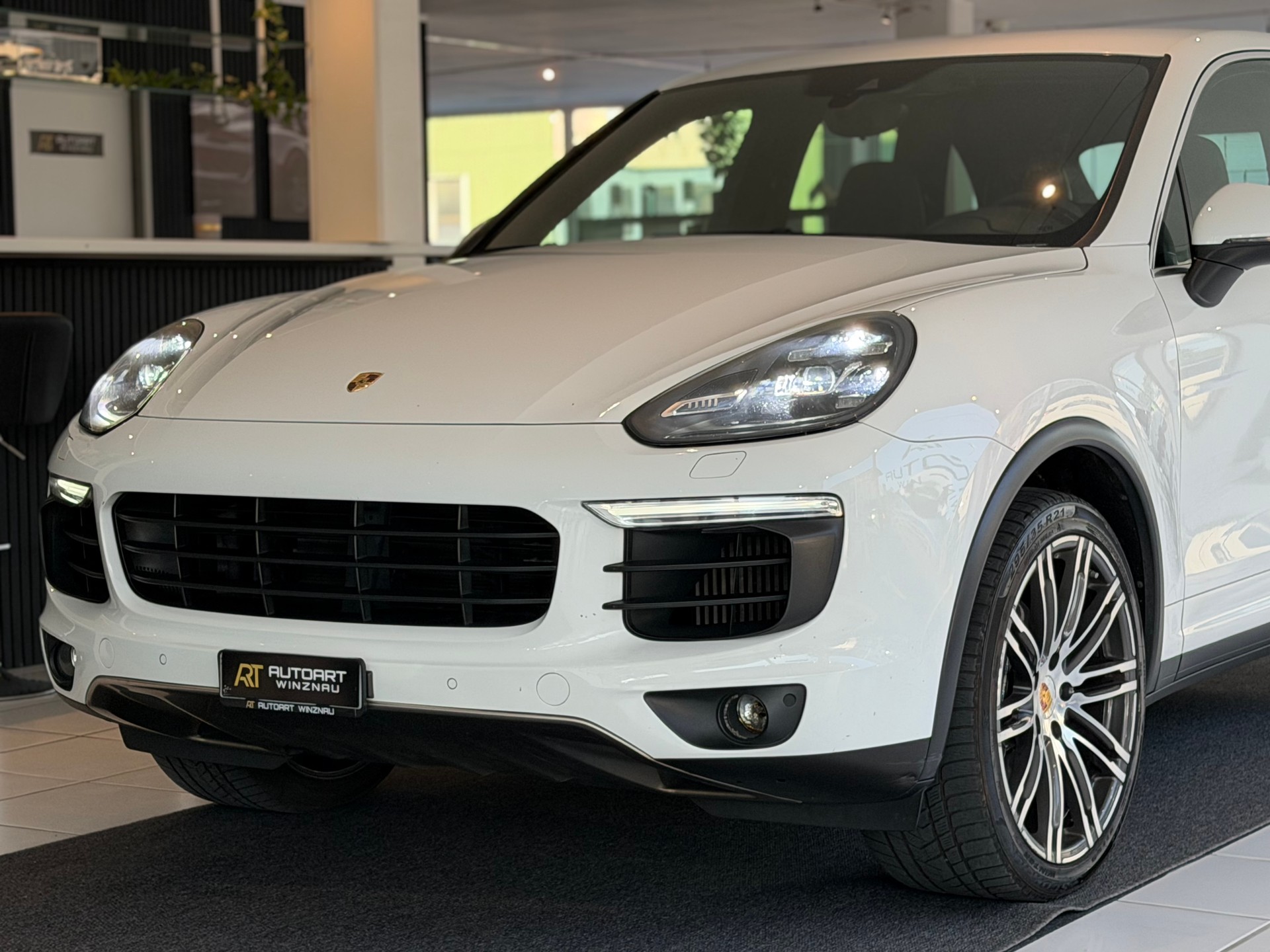 PORSCHE Cayenne Diesel Aerodynamik **ab MFK & Service**-showroom-element-1