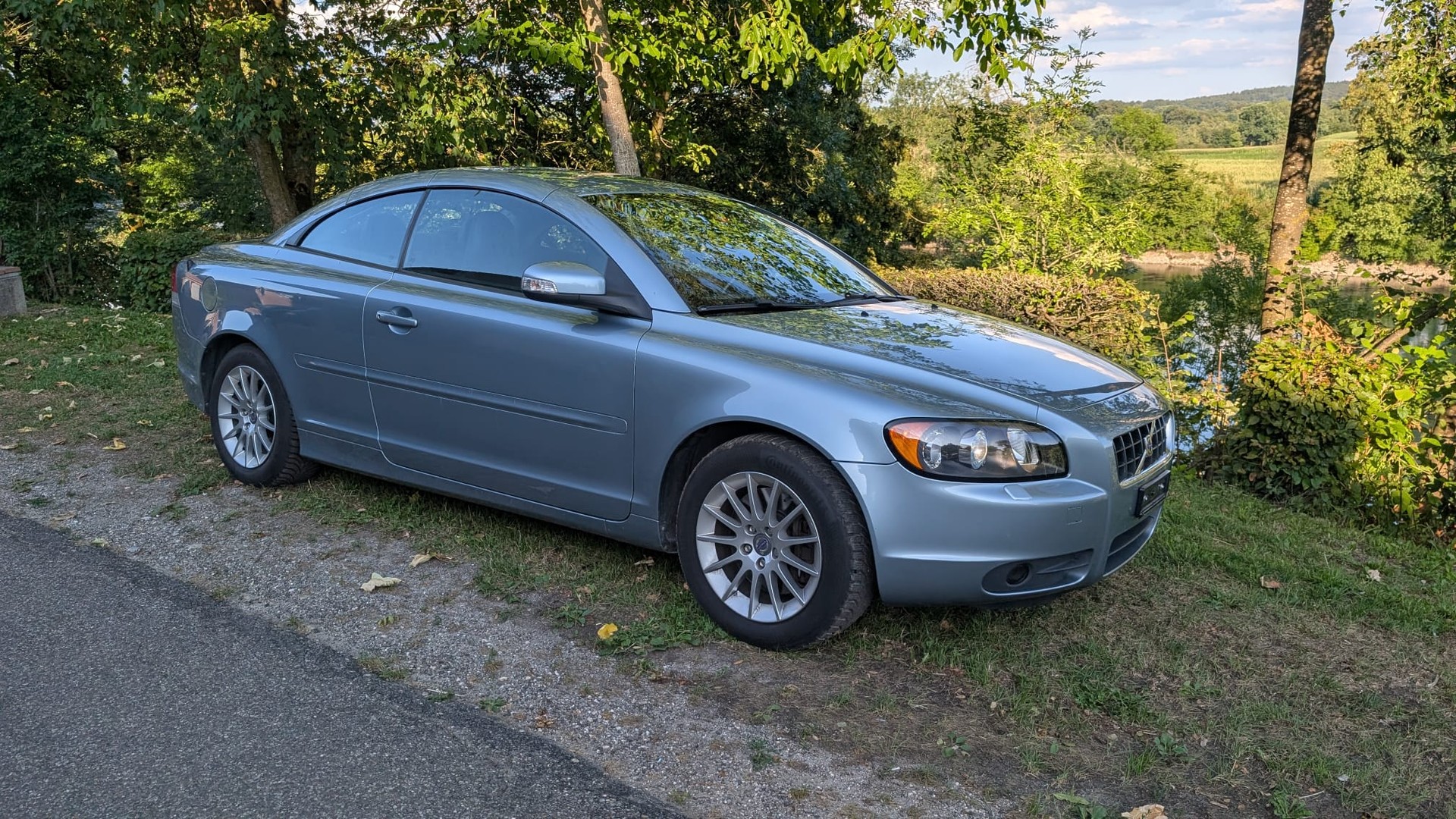 VOLVO 2.4i 20V 170 Summum-image-2