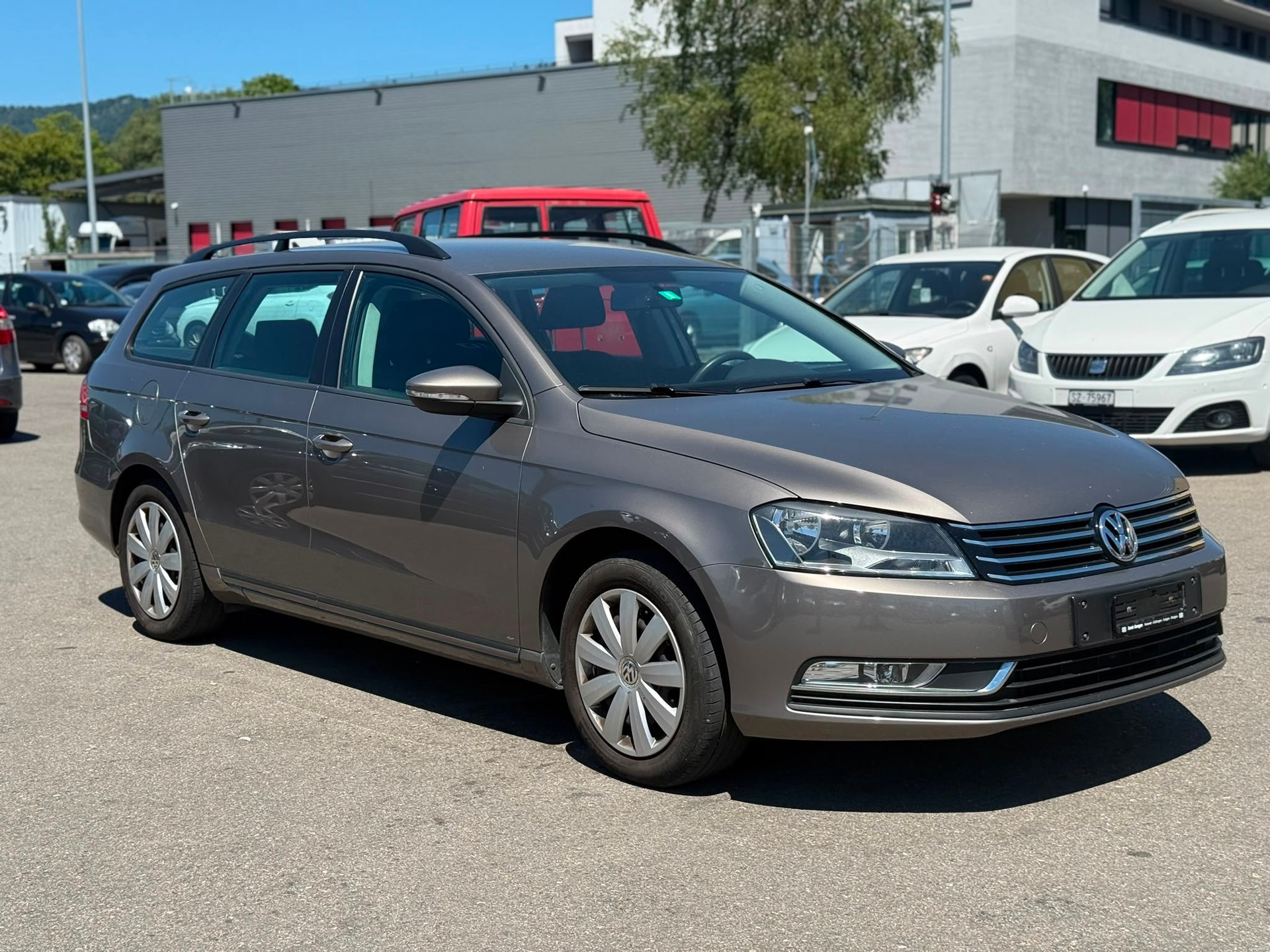 VW Passat Variant 1.4 TSI BlueMotion Trendline-image-1
