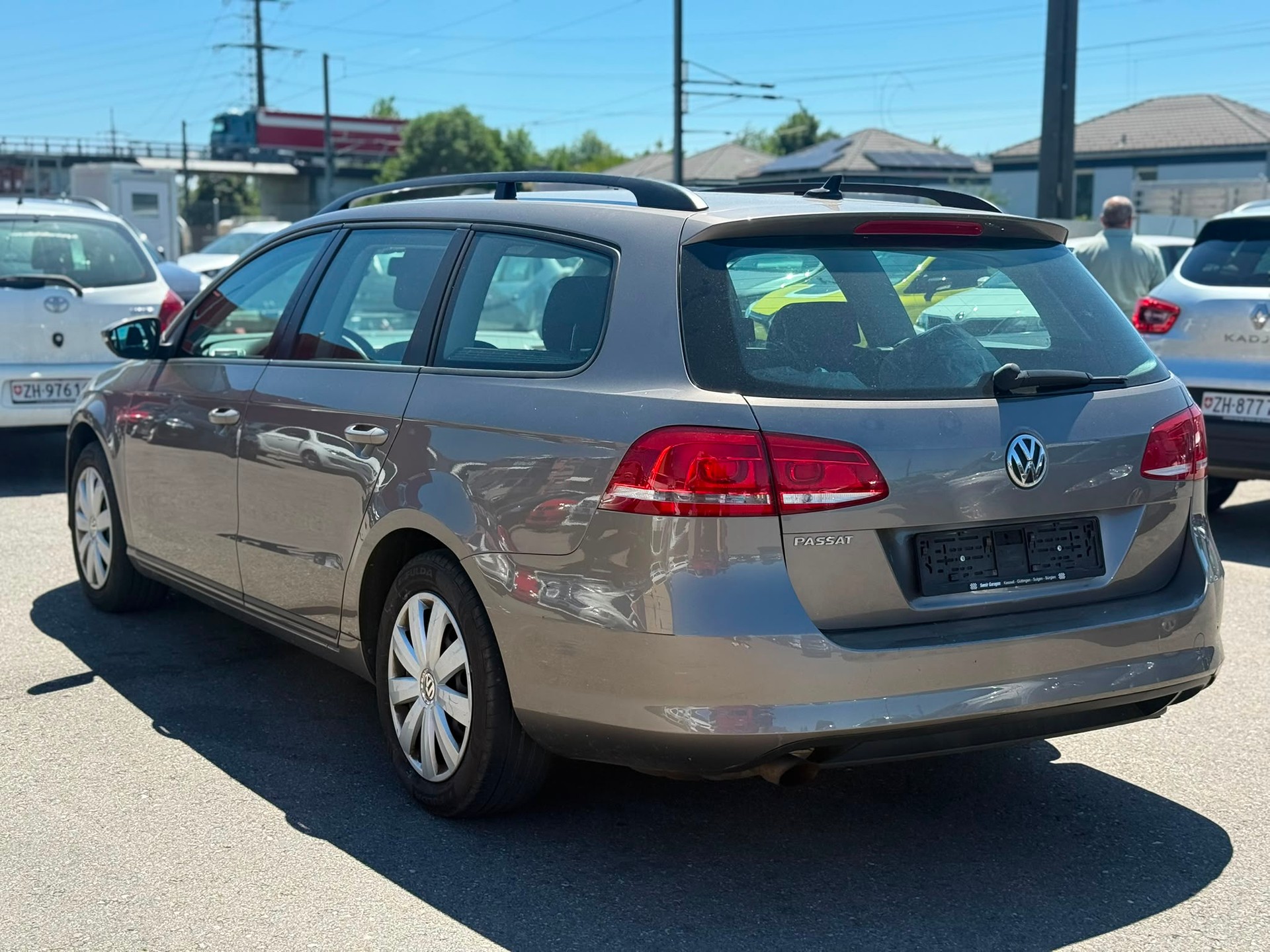 VW Passat Variant 1.4 TSI BlueMotion Trendline-image-3