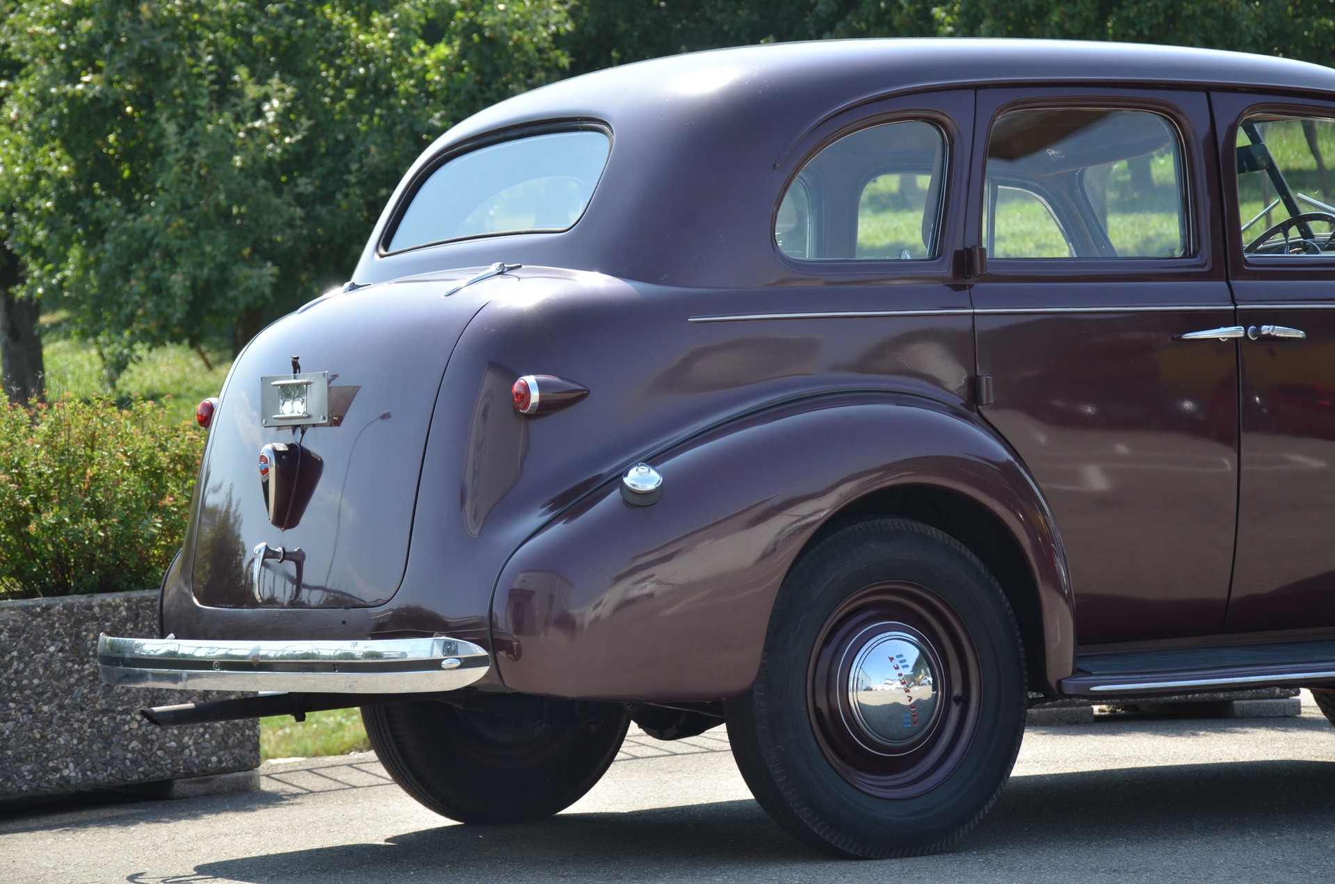 CHEVROLET Master Deluxe Sedan-image-10