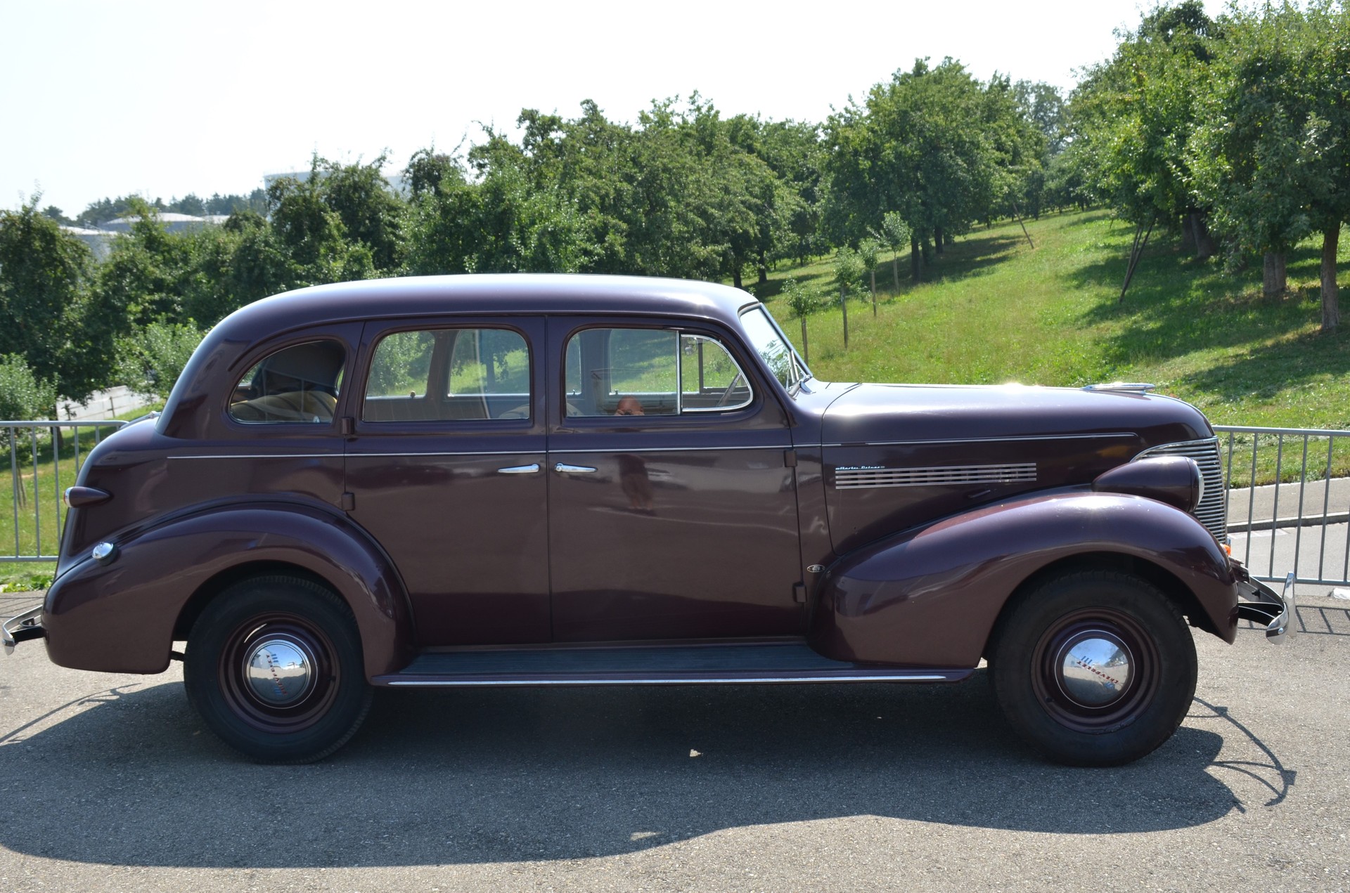 CHEVROLET Master Deluxe Sedan-image-5