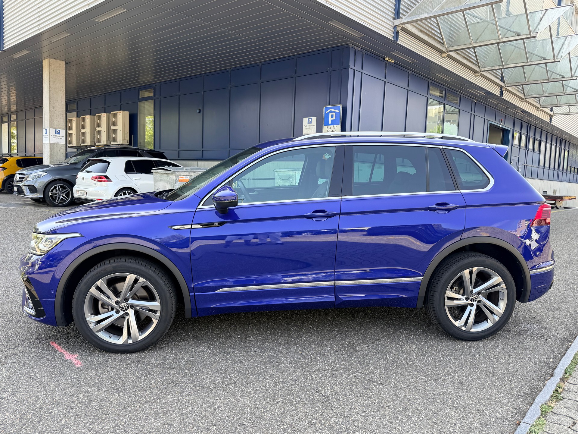 VW Tiguan 2.0TSI R-Line 4Motion DSG-image-5