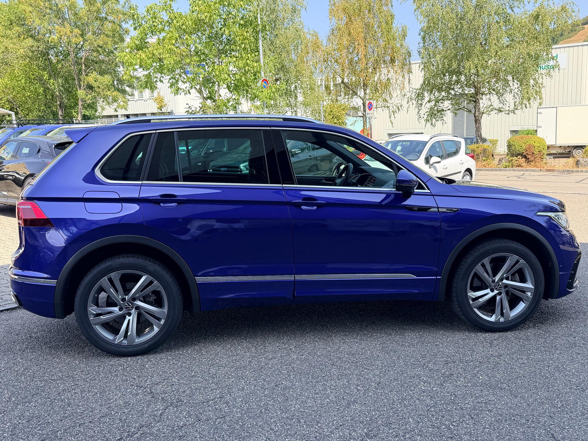 VW Tiguan 2.0TSI R-Line 4Motion DSG-showroom-element-1