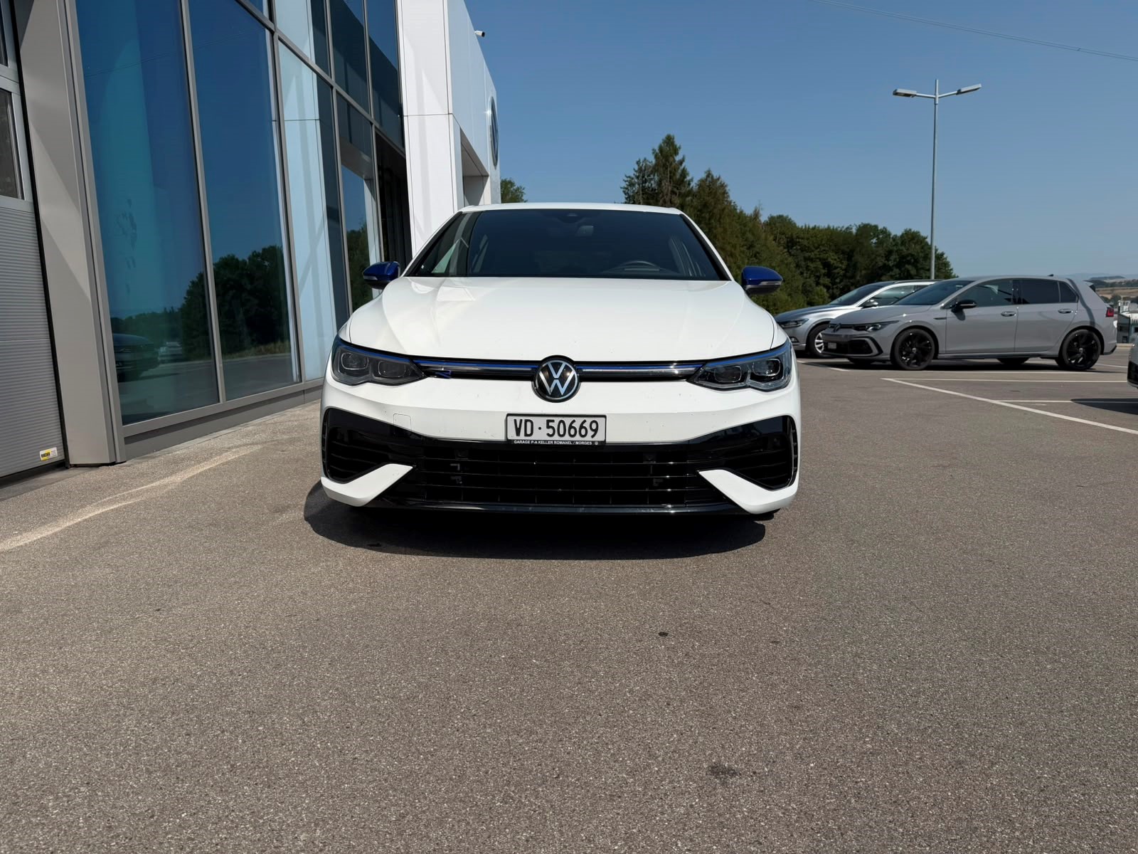 VW Golf 2.0 TSI R DSG 4Motion R 20 Years-showroom-element-2