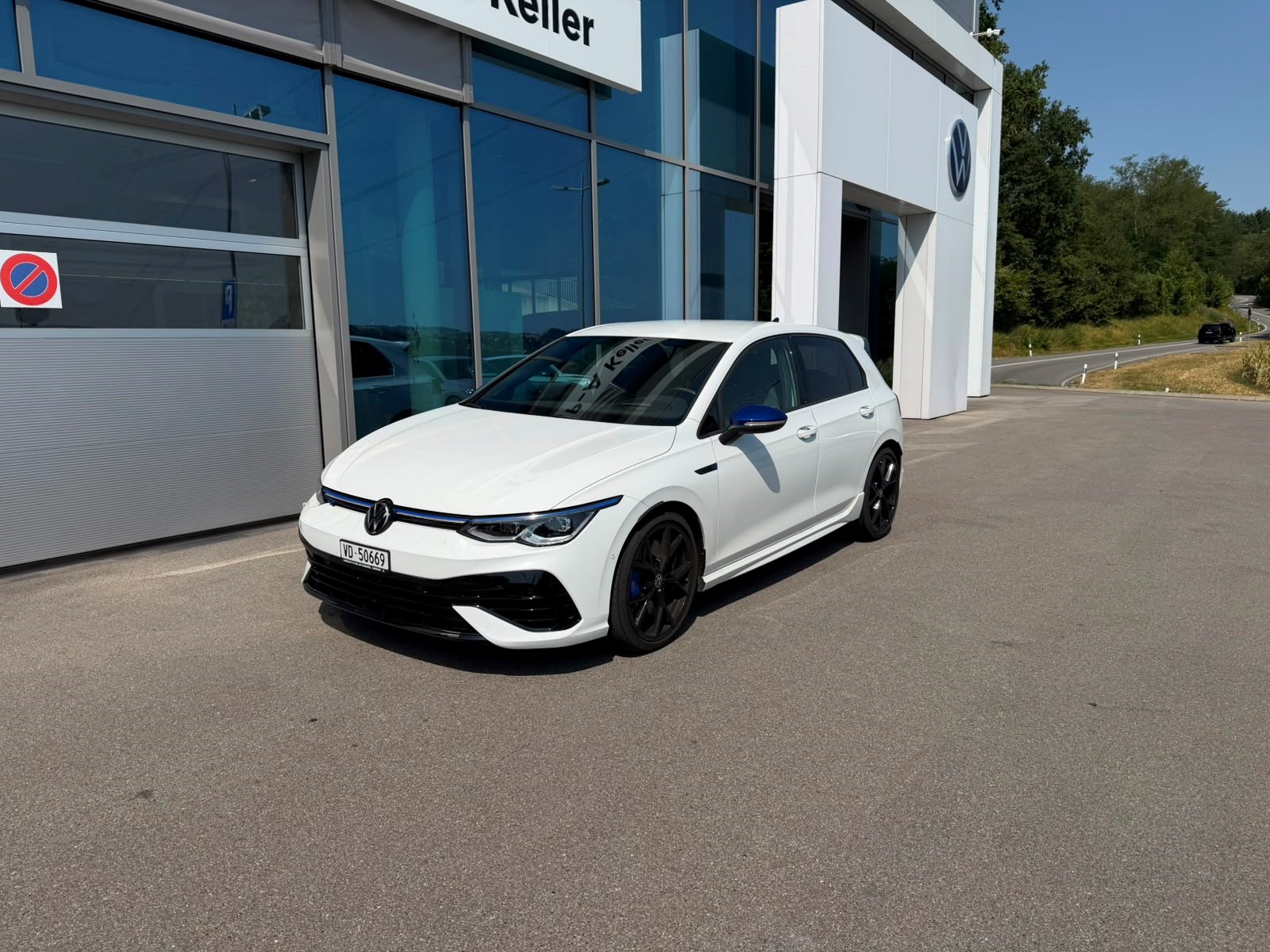 VW Golf 2.0 TSI R DSG 4Motion R 20 Years-showroom-element-1
