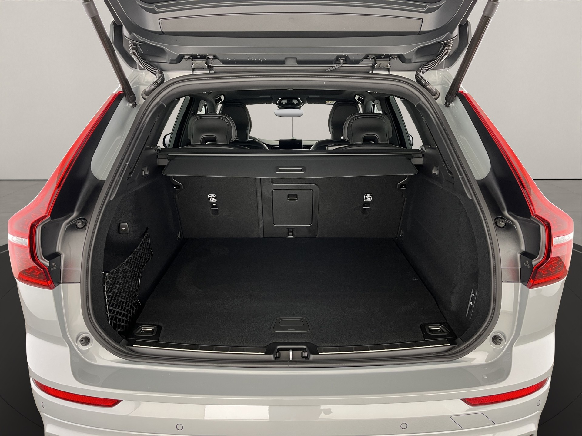 VOLVO XC60 2.0 T8 TE Black Edition eAWD-image-5