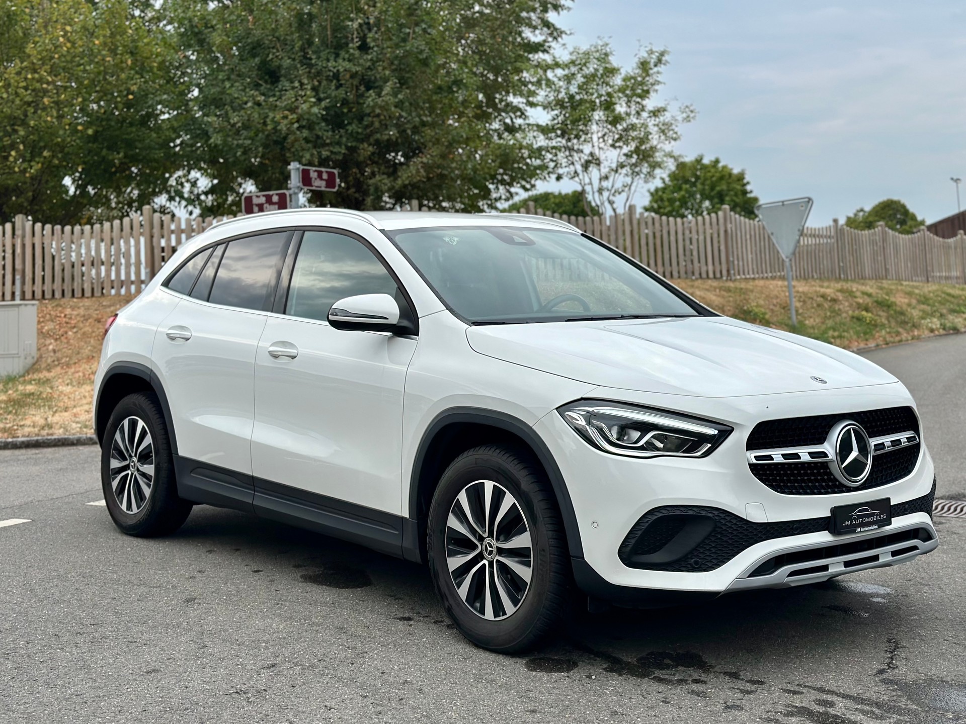 MERCEDES-BENZ GLA 200 Style 7G-DCT-image-1