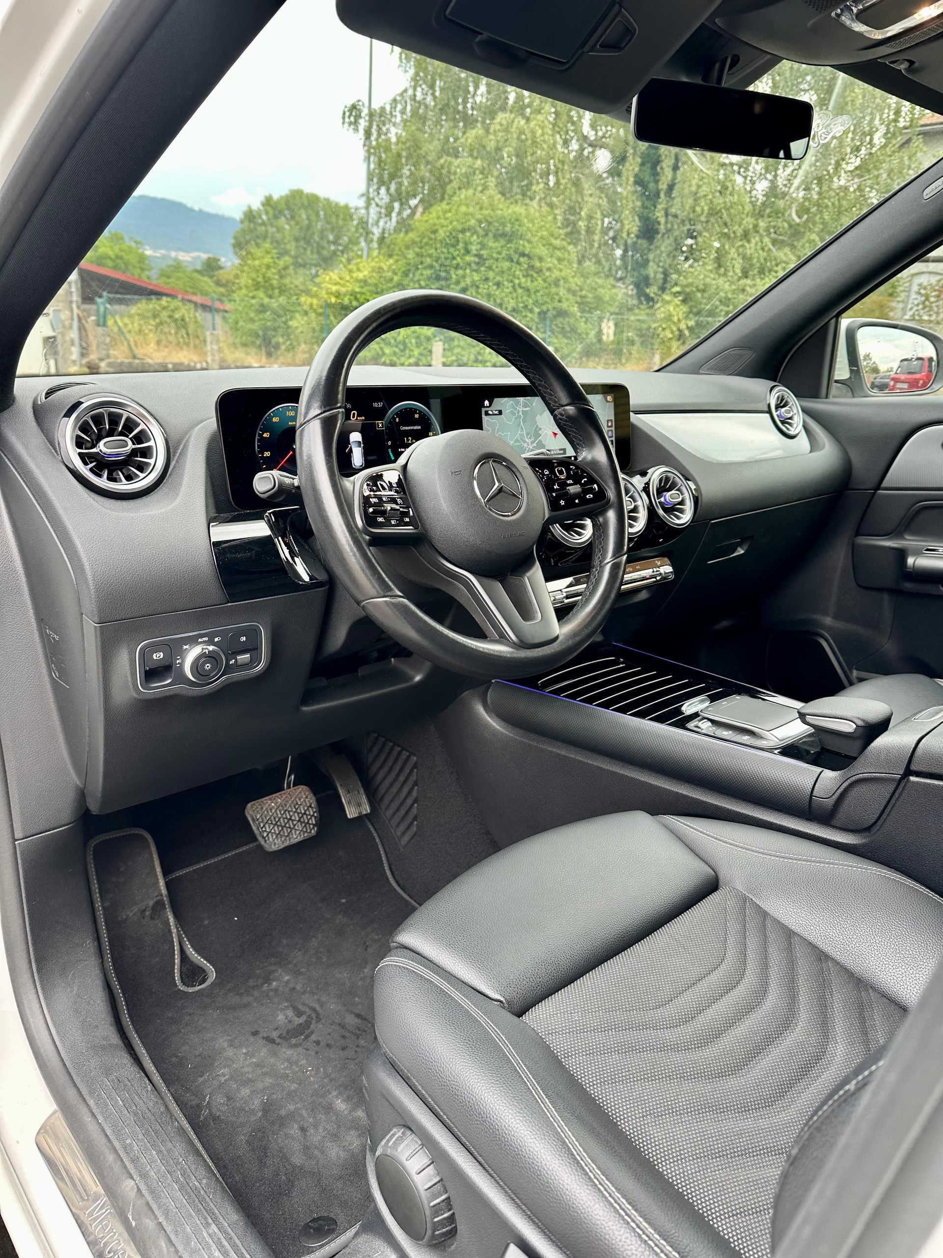 MERCEDES-BENZ GLA 200 Style 7G-DCT-image-9