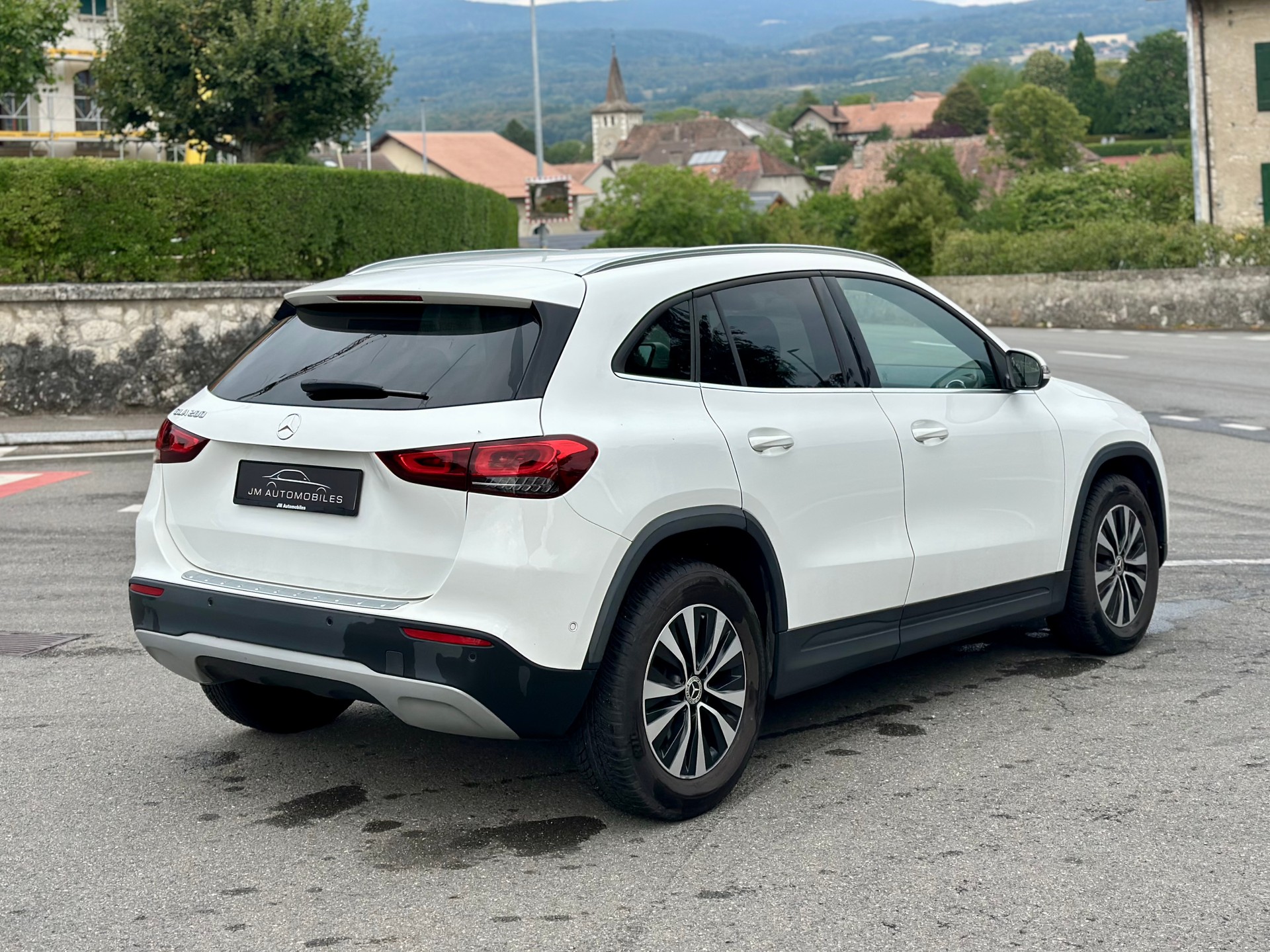MERCEDES-BENZ GLA 200 Style 7G-DCT-image-2