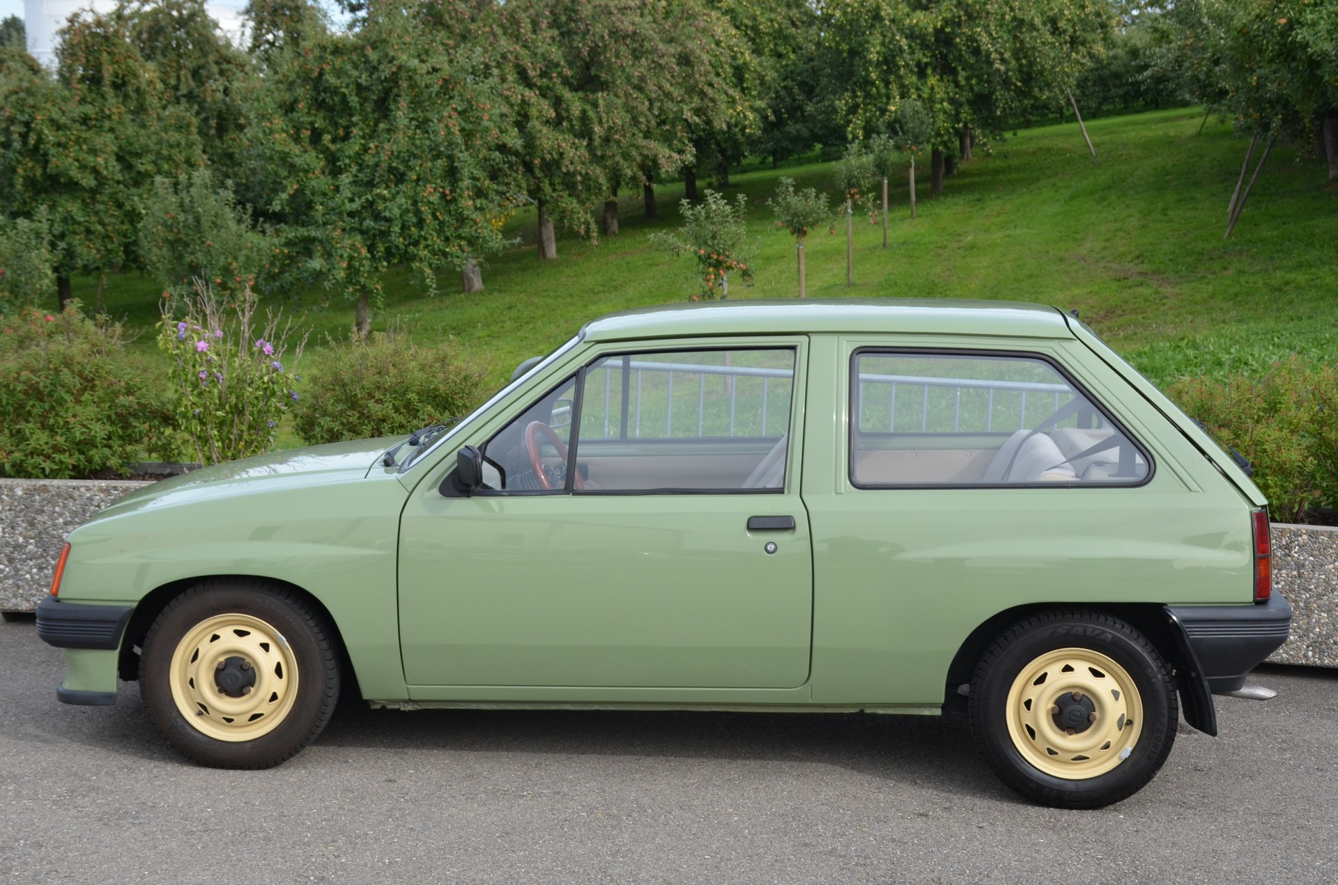OPEL Corsa 1.2 Special-showroom-element-3