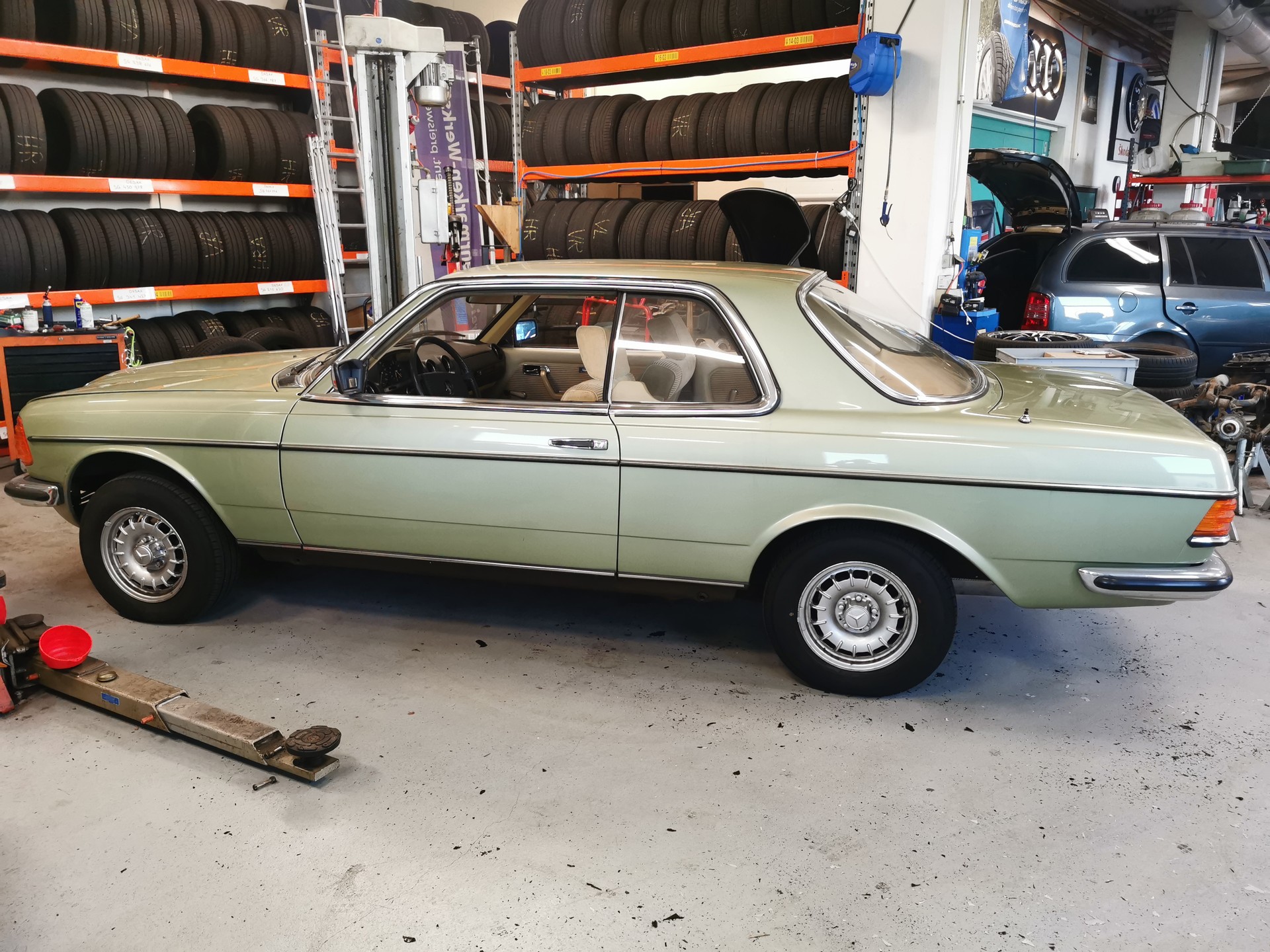 MERCEDES-BENZ 280 CE-image-2