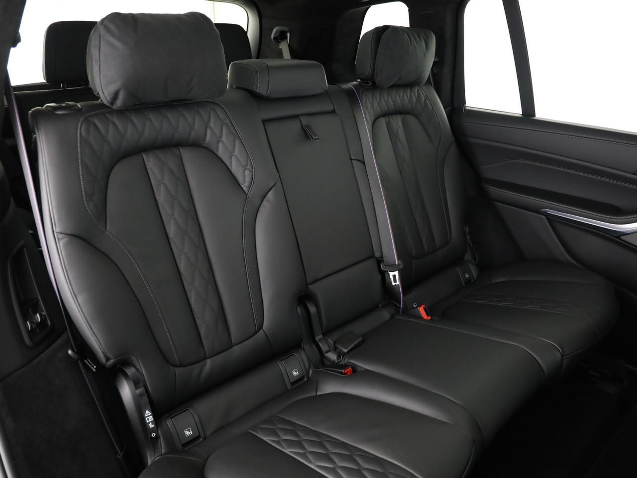 BMW X7 40d xDrive M Sport-image-12