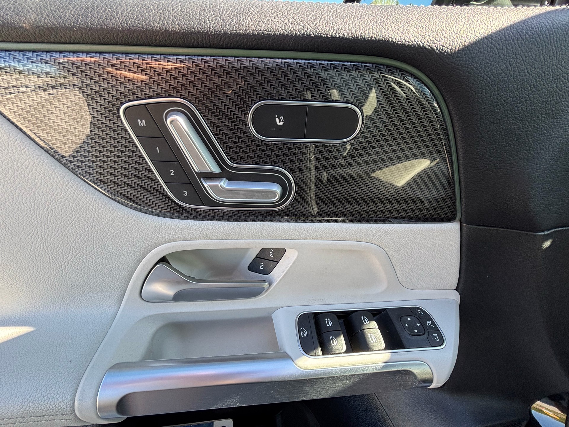 MERCEDES-BENZ GLB 250 AMG Line 4matic-image-6