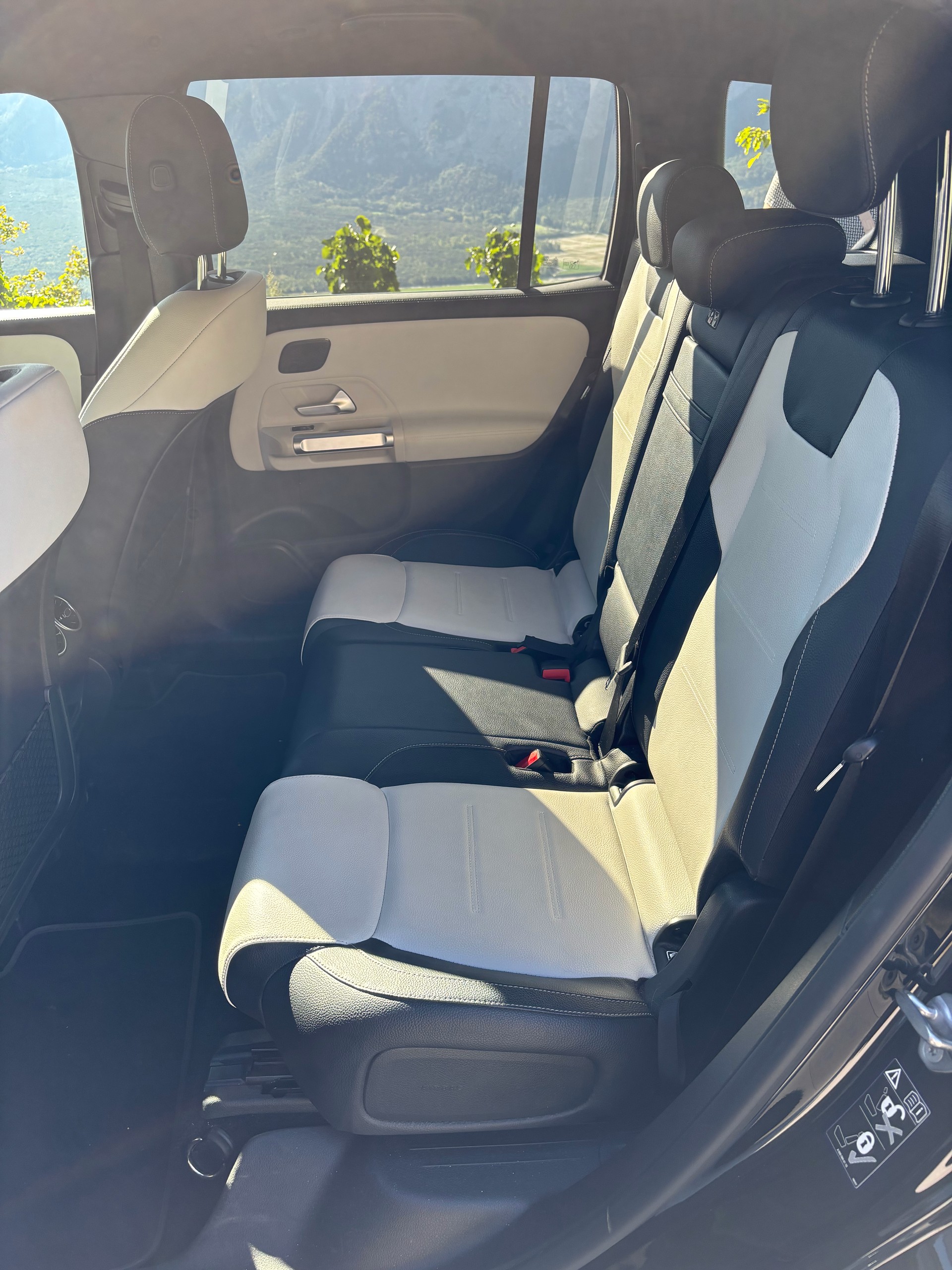 MERCEDES-BENZ GLB 250 AMG Line 4matic-image-5