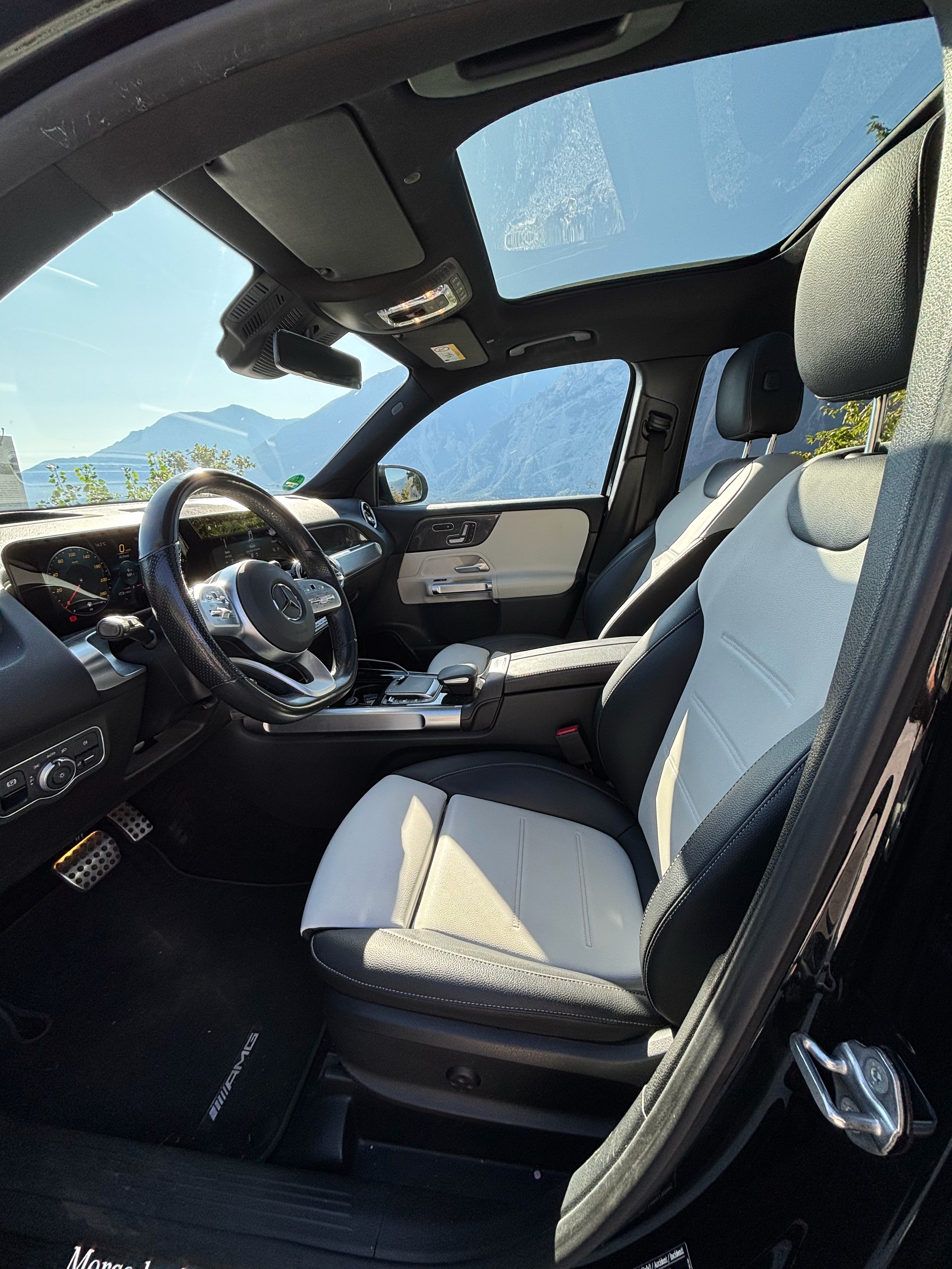 MERCEDES-BENZ GLB 250 AMG Line 4matic-image-4