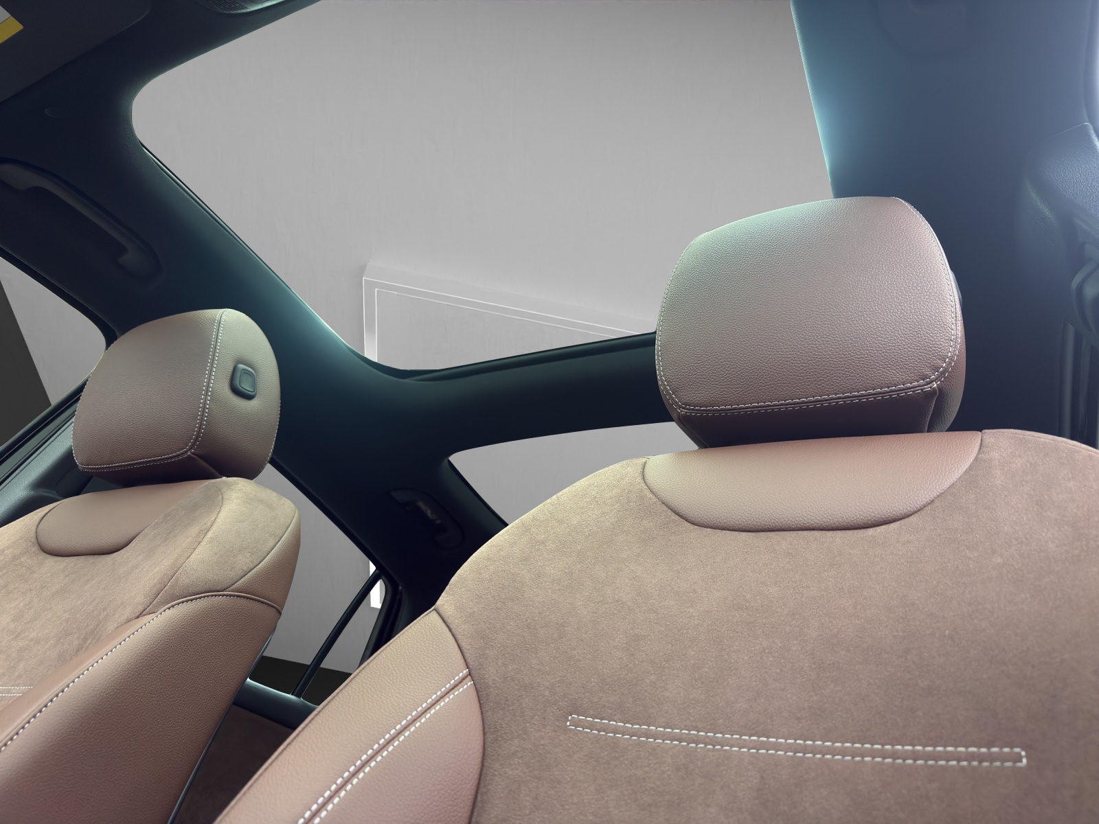 MERCEDES-BENZ GLA 250 e EQ Star 8G-DCT-image-13
