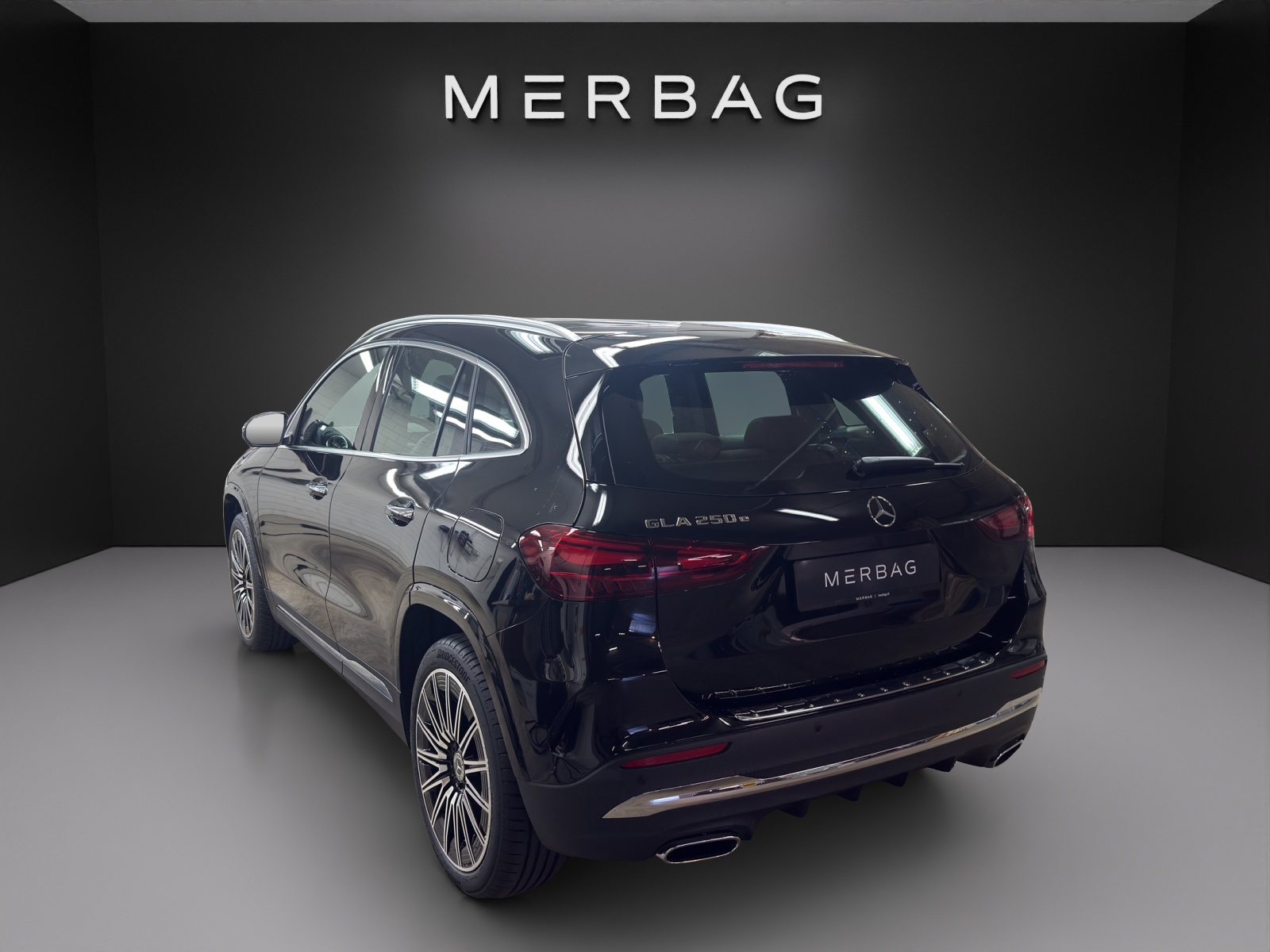 MERCEDES-BENZ GLA 250 e EQ Star 8G-DCT-image-2