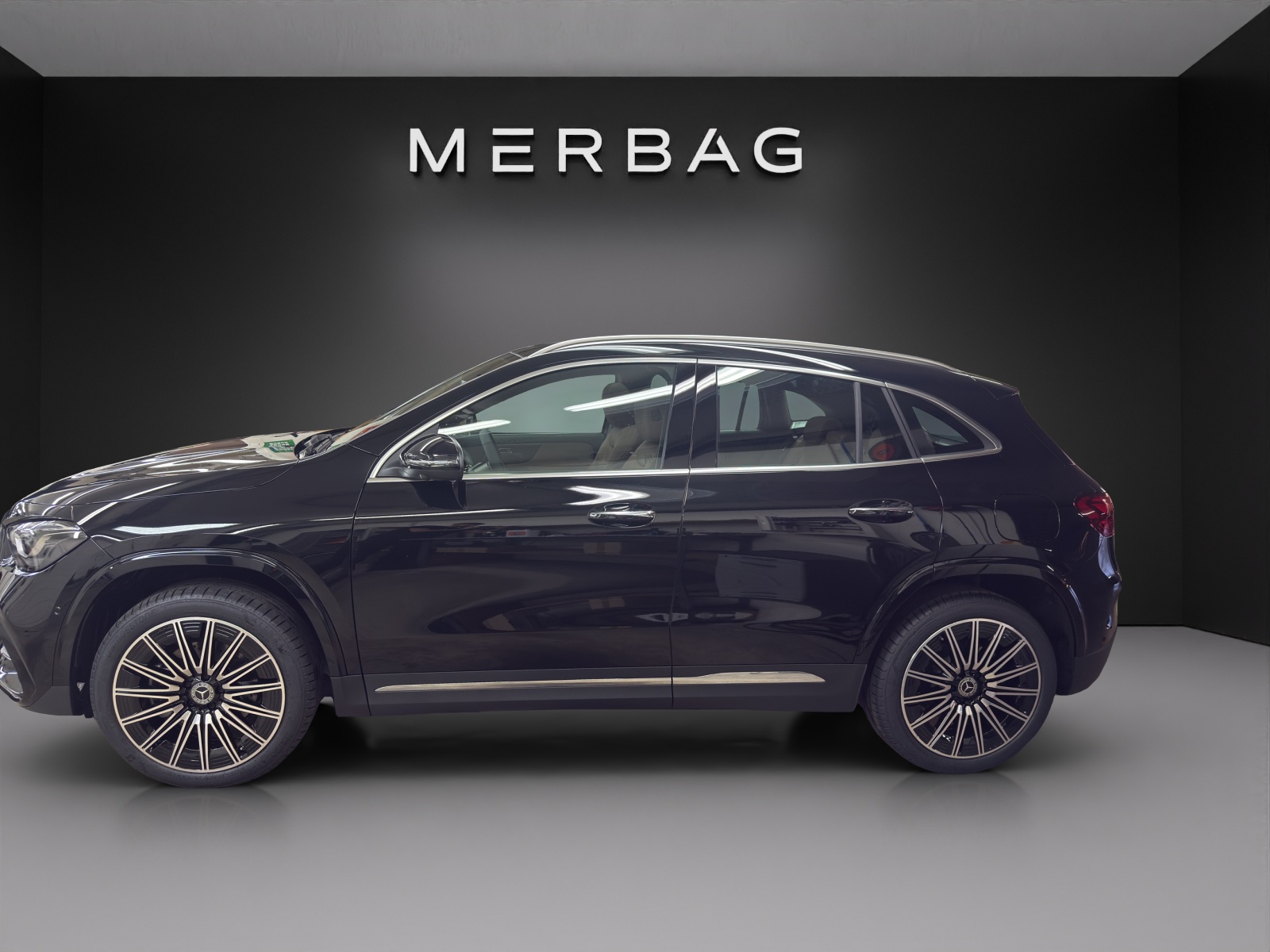 MERCEDES-BENZ GLA 250 e EQ Star 8G-DCT-image-1