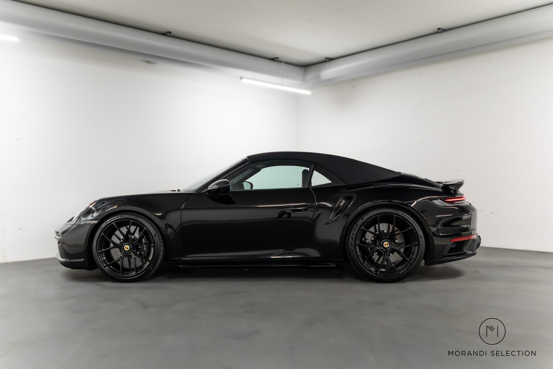 PORSCHE 911 Cabriolet 3.7 Turbo S PDK-showroom-element-1