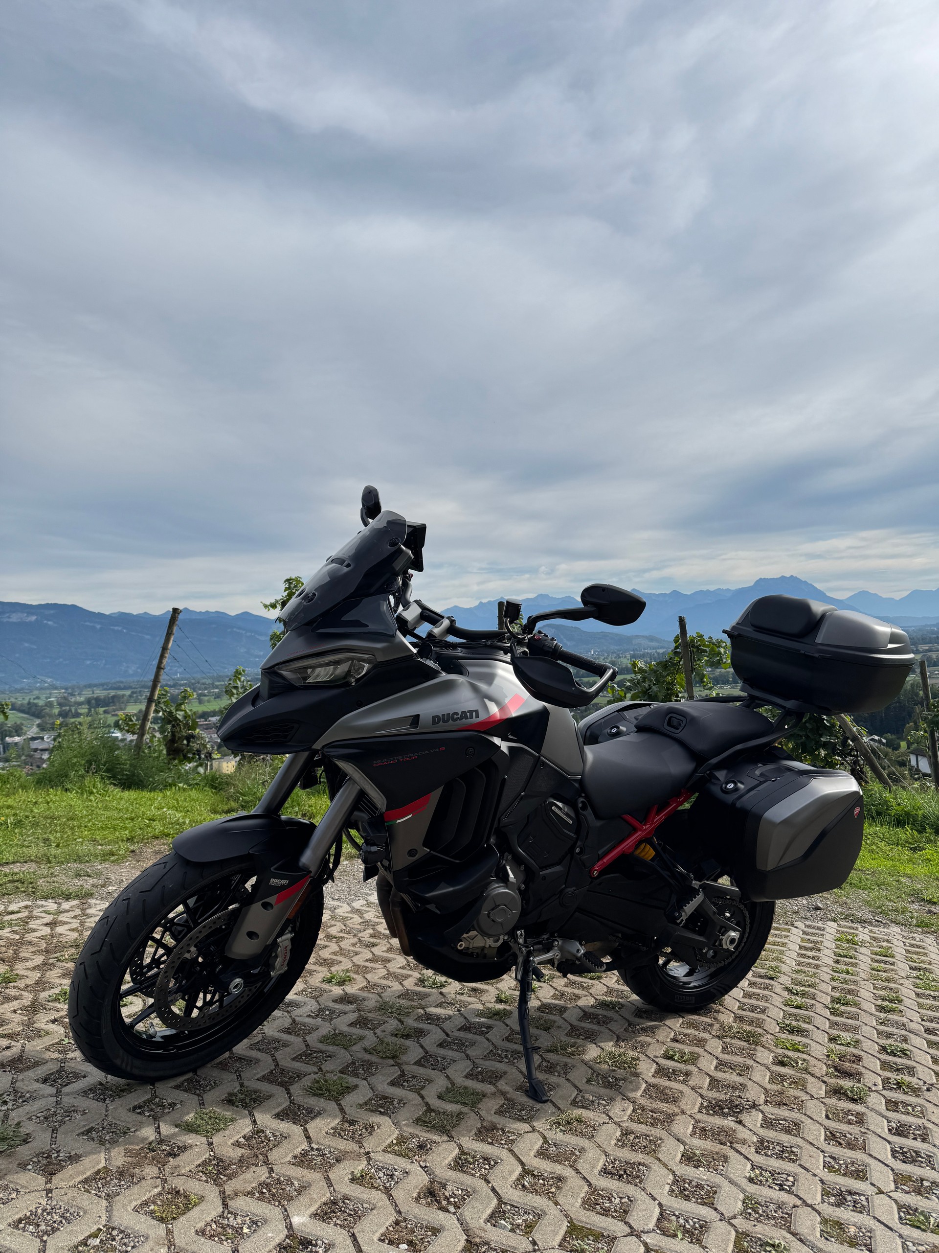 DUCATI Multistrada V4 S Grand Tour-image-4