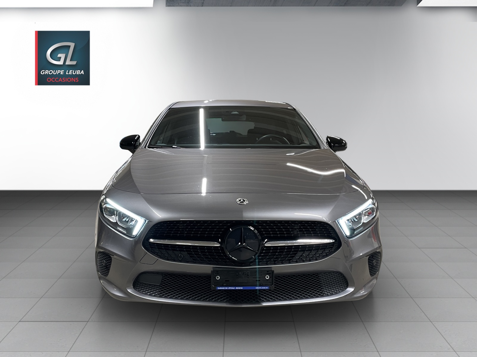 MERCEDES-BENZ A 180 Night Star-showroom-element-1