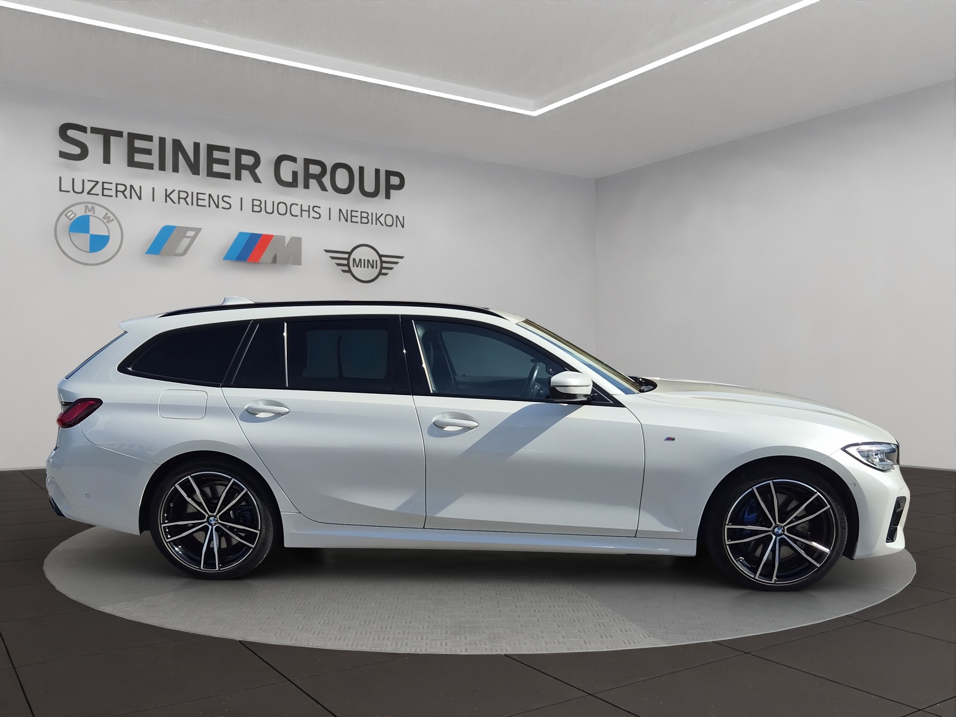 BMW M340i xDrive 48V Touring Steptronic-showroom-element-3