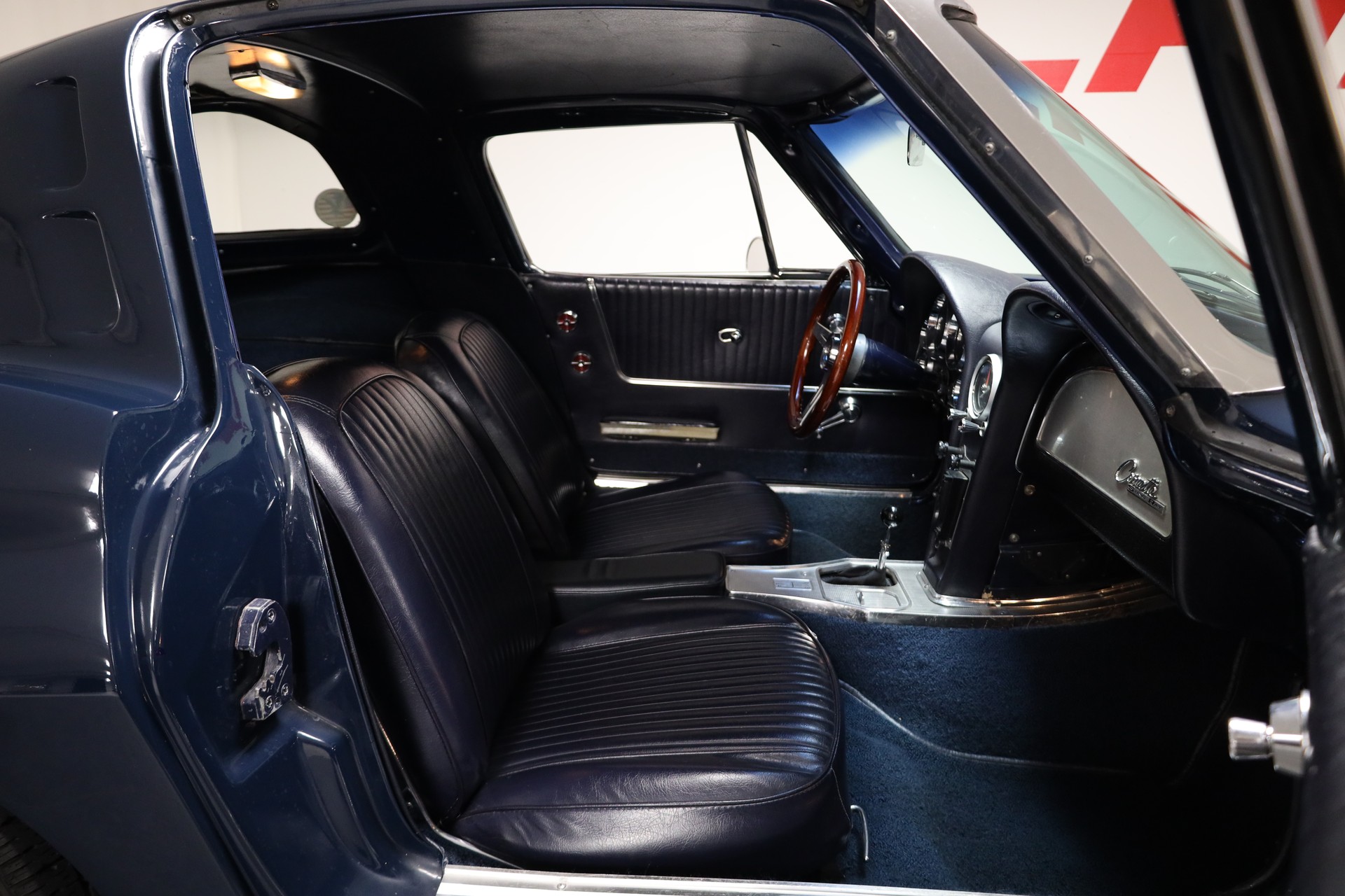 CHEVROLET C2 Sting Ray Split Window-image-11