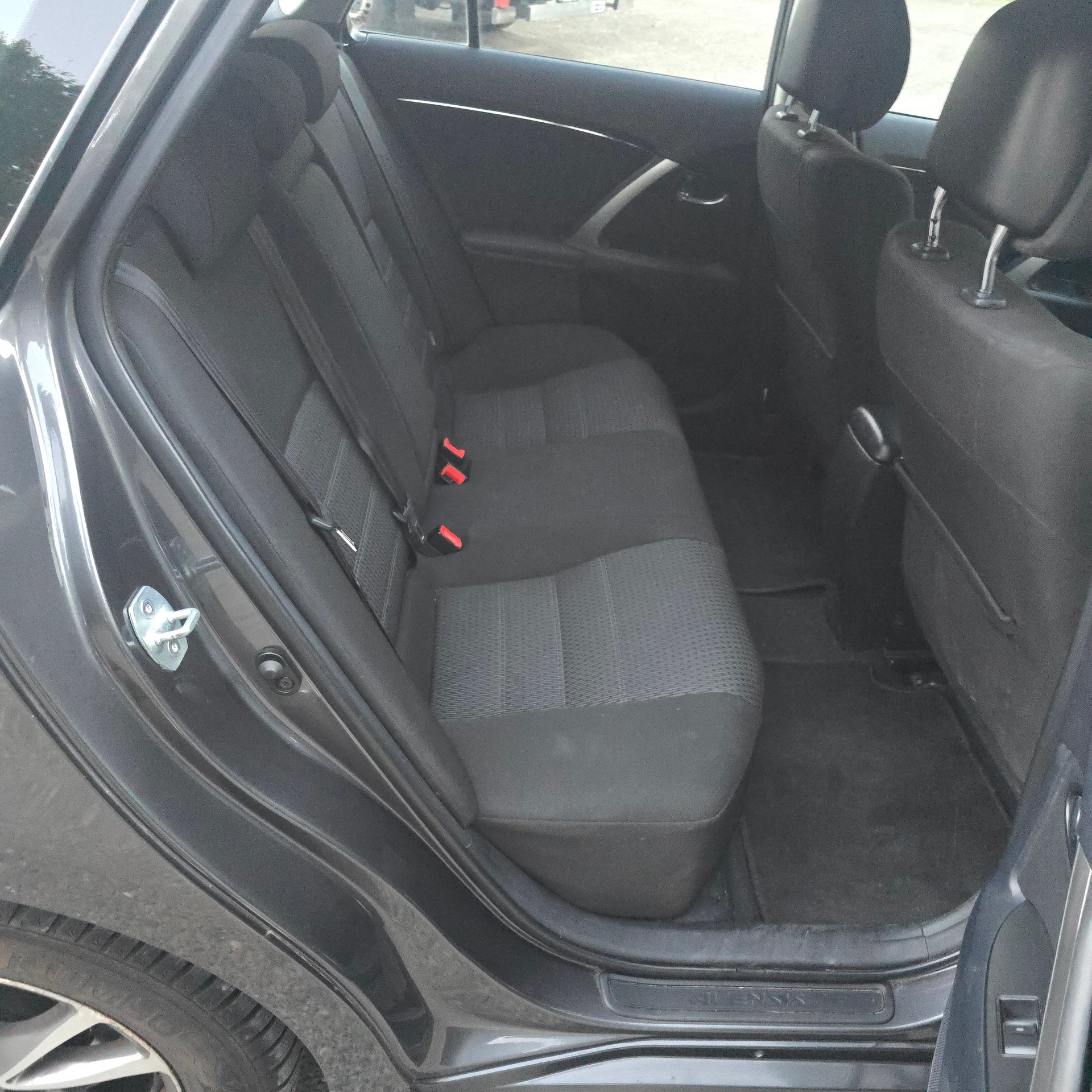 TOYOTA Avensis Sportswagon 2.0 Linea Luna Multidrive-image-8