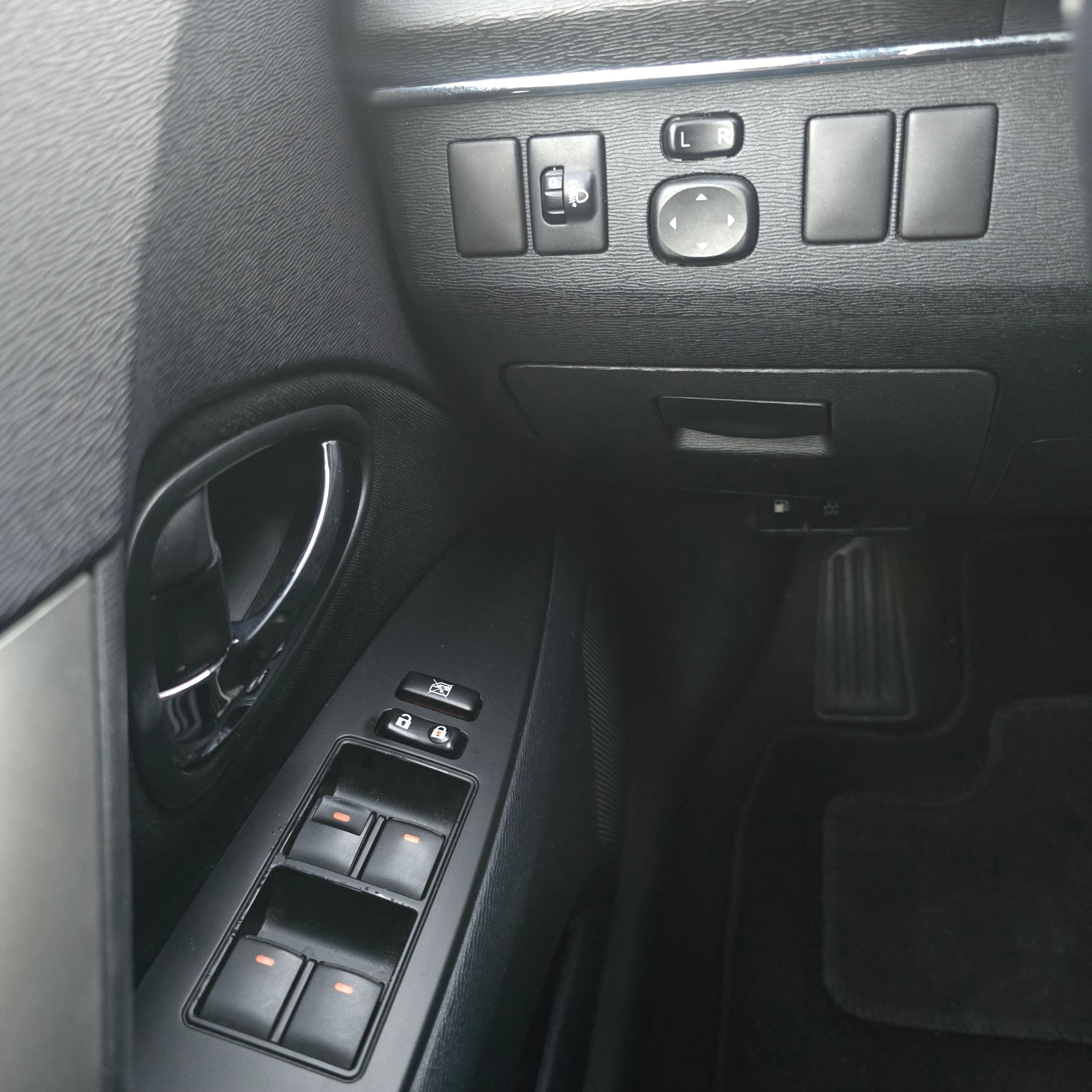 TOYOTA Avensis Sportswagon 2.0 Linea Luna Multidrive-image-15