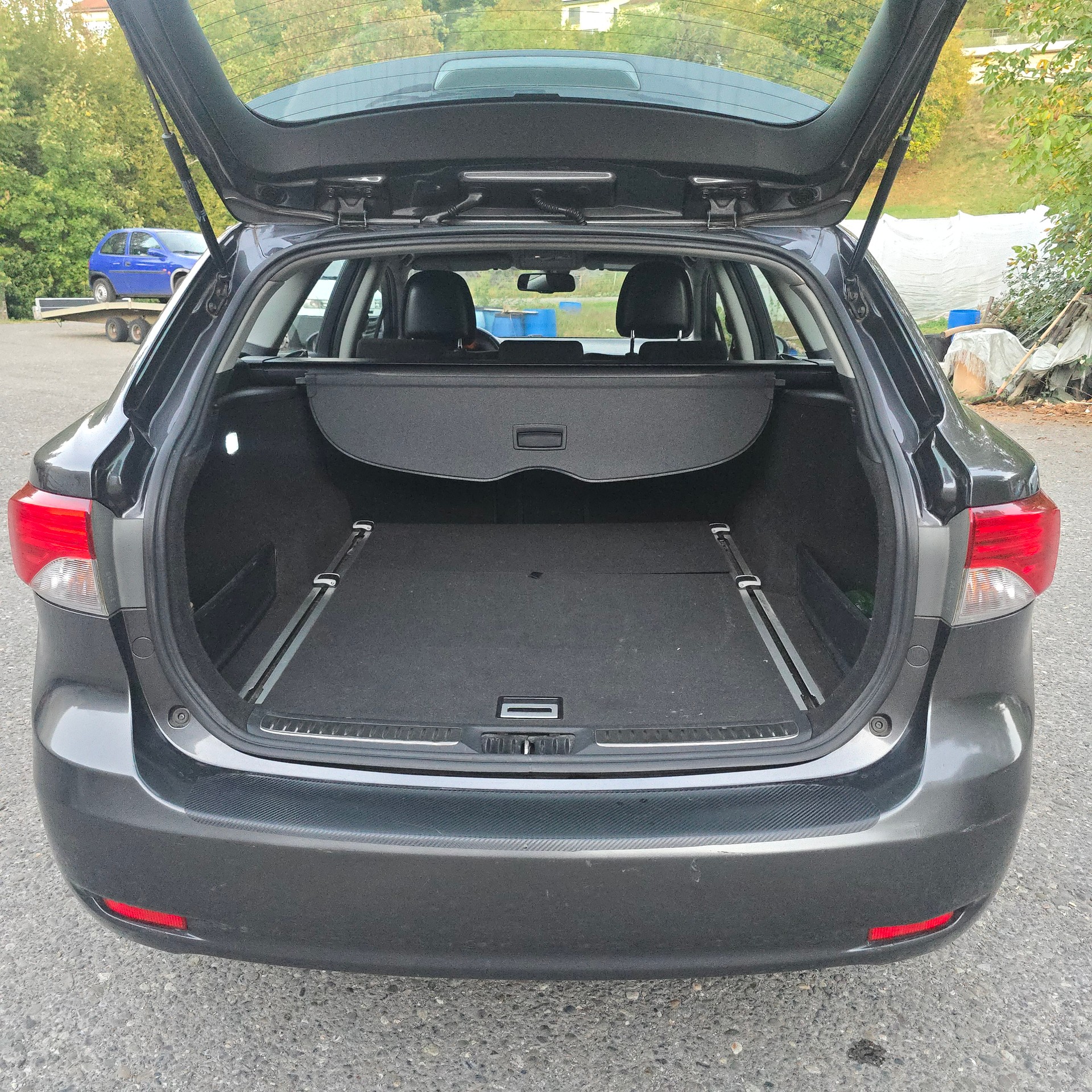 TOYOTA Avensis Sportswagon 2.0 Linea Luna Multidrive-image-6