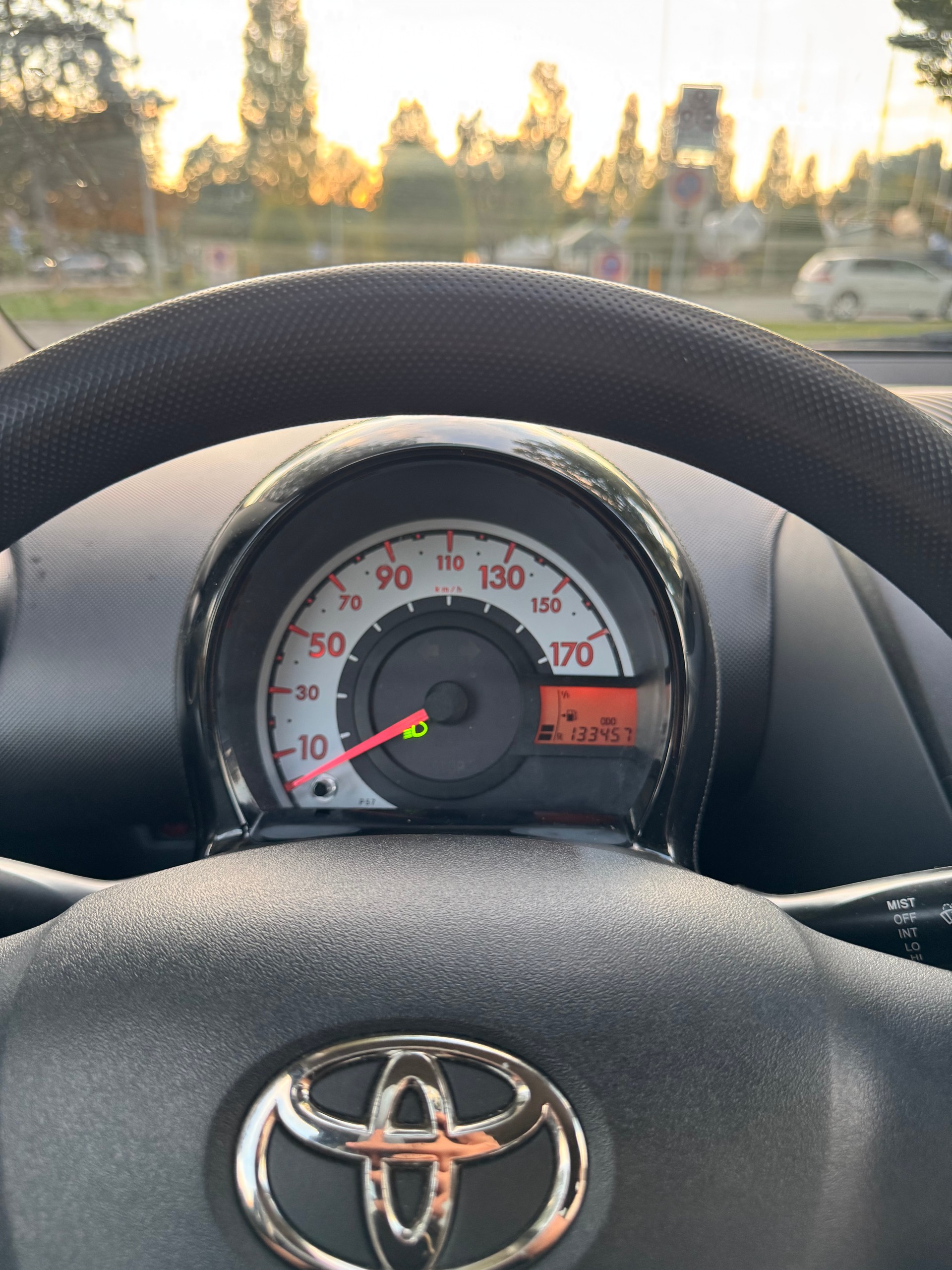 TOYOTA Aygo 1.0 Linea Terra-image-12