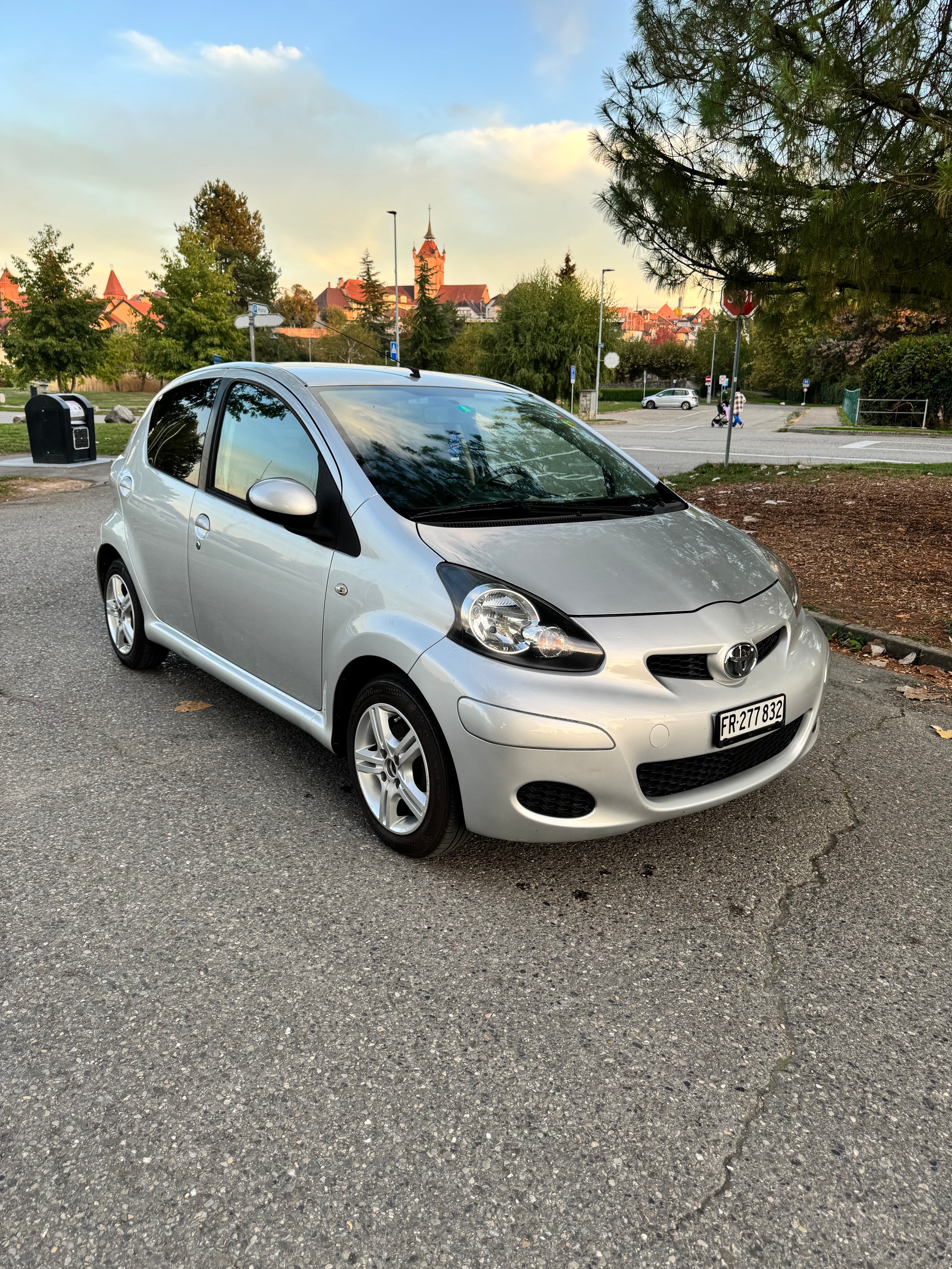 TOYOTA Aygo 1.0 Linea Terra-image-7
