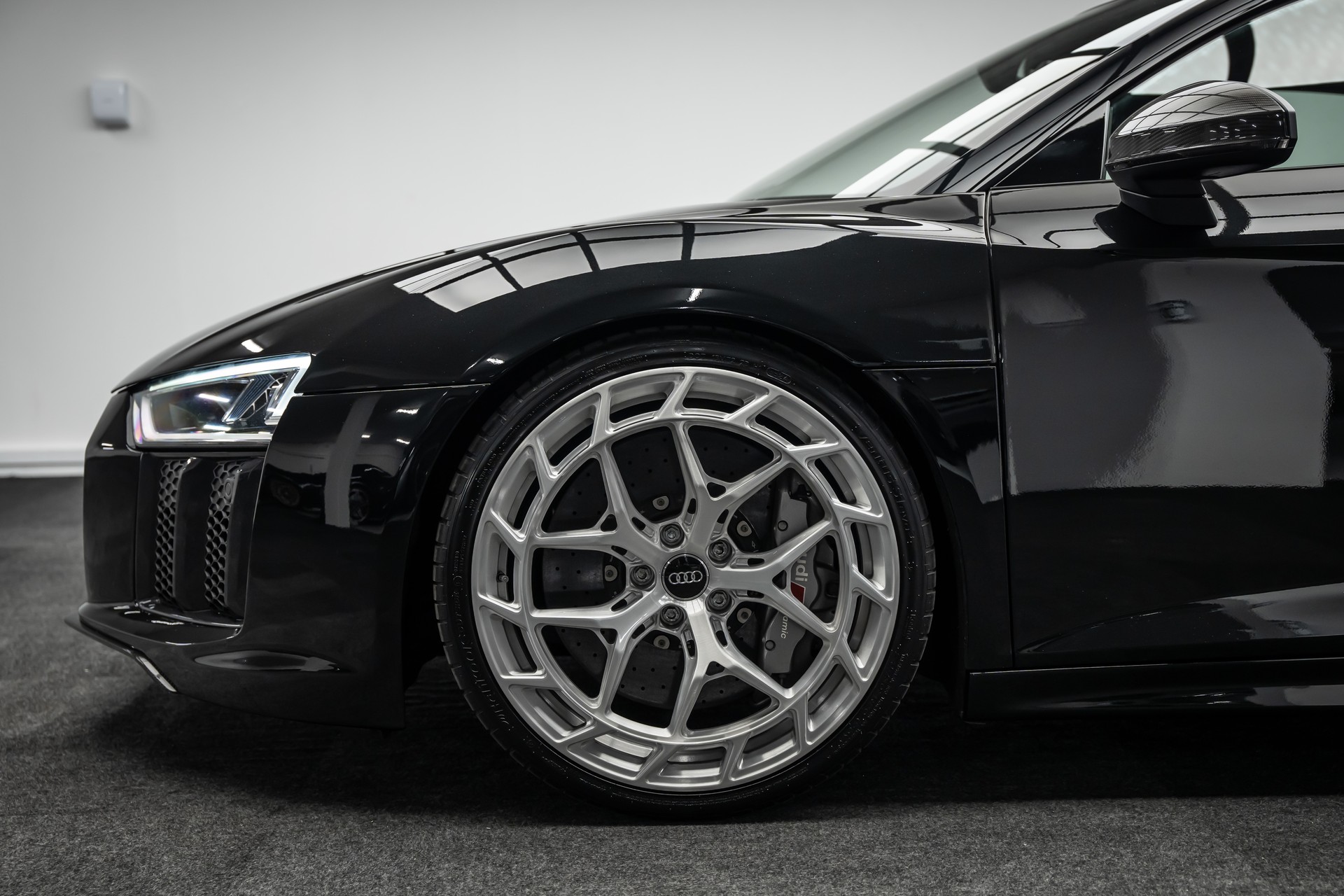AUDI * R8 COUPÉ 5.2 PLUS * CAPRISTO * 20/21 SCHMIEDERÄDER * KW GEWINDEFEDERN * FULL CARBON INNEN & AUSSEN * LEASING AB 670.- *-showroom-element-1