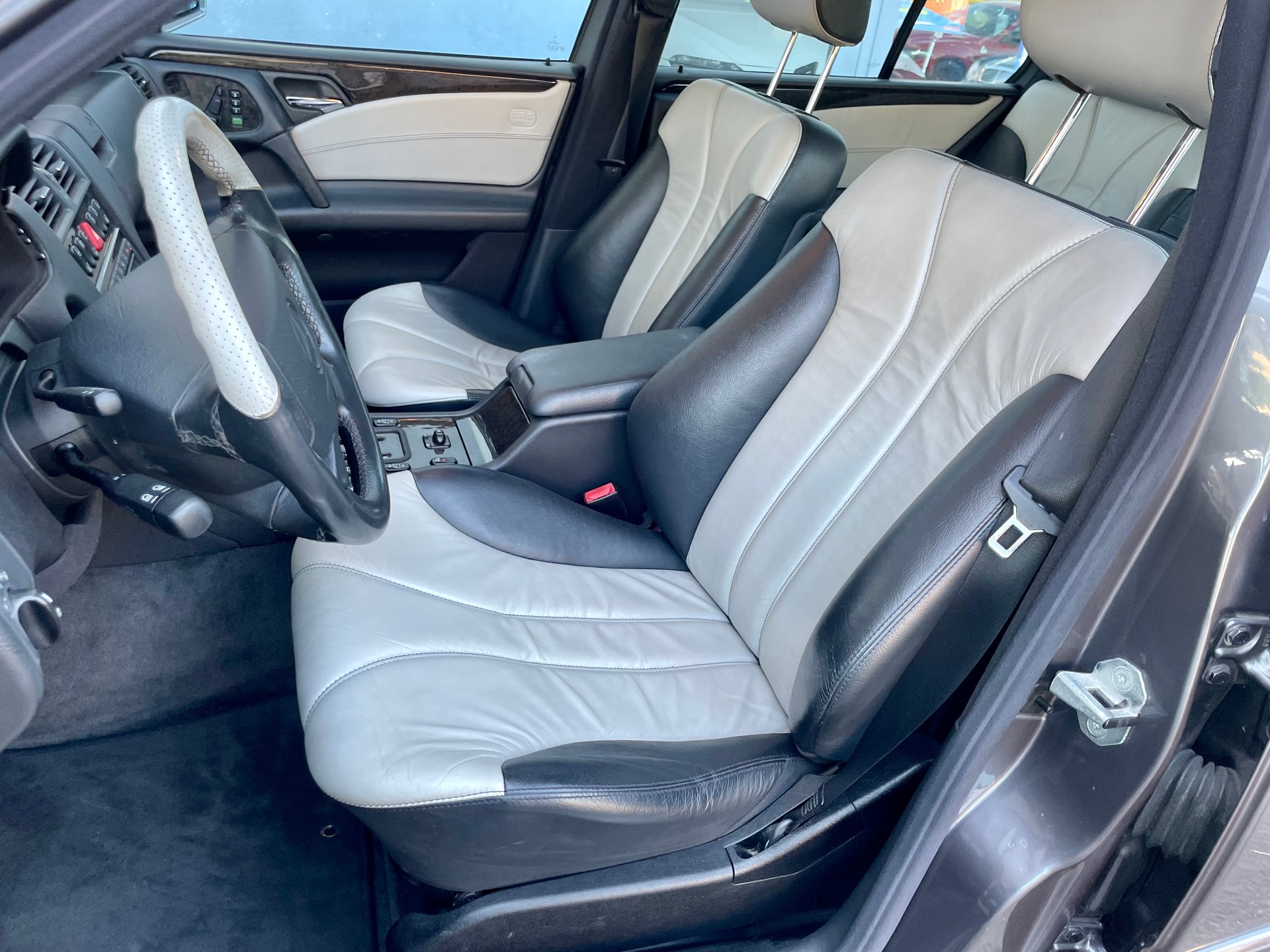 MERCEDES-BENZ E 55 AMG Avantgarde Automatic-image-10