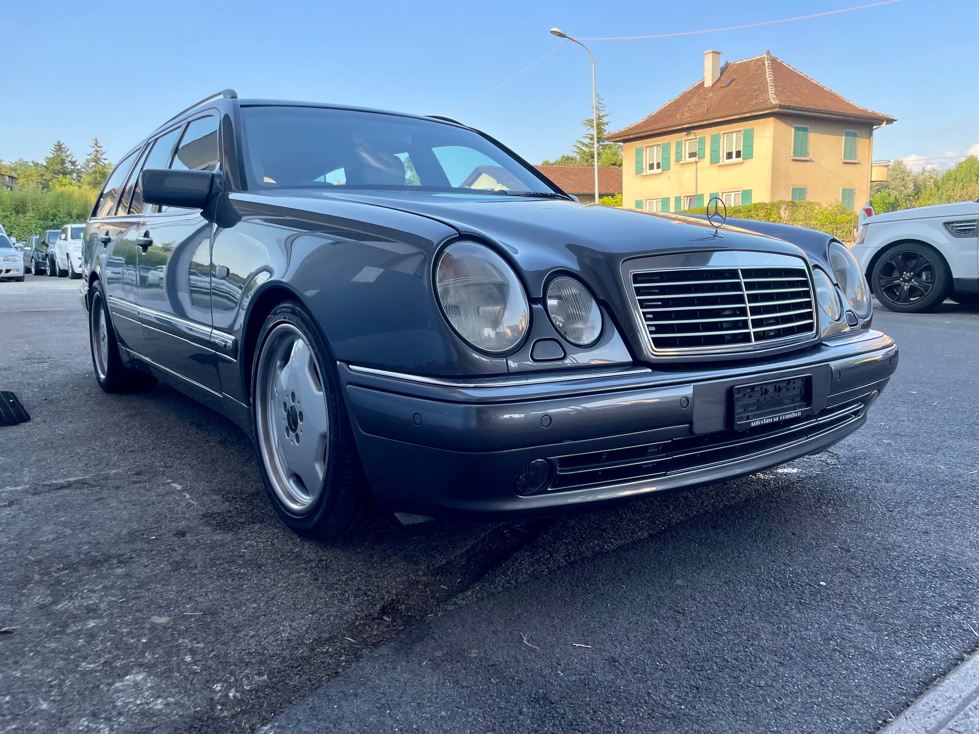 MERCEDES-BENZ E 55 AMG Avantgarde Automatic-showroom-element-3