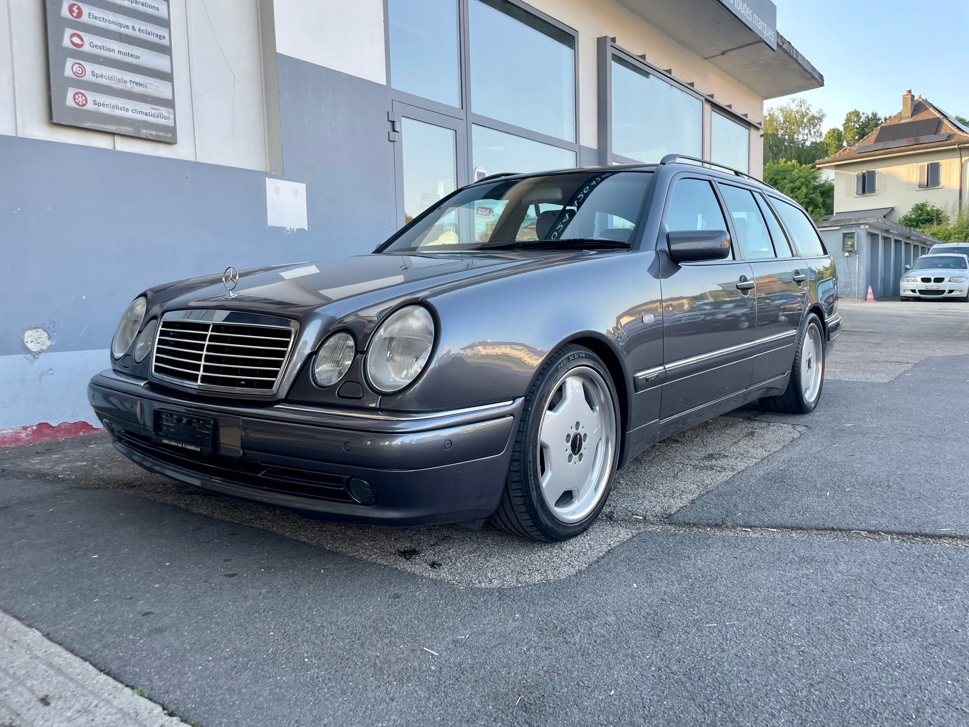 MERCEDES-BENZ E 55 AMG Avantgarde Automatic