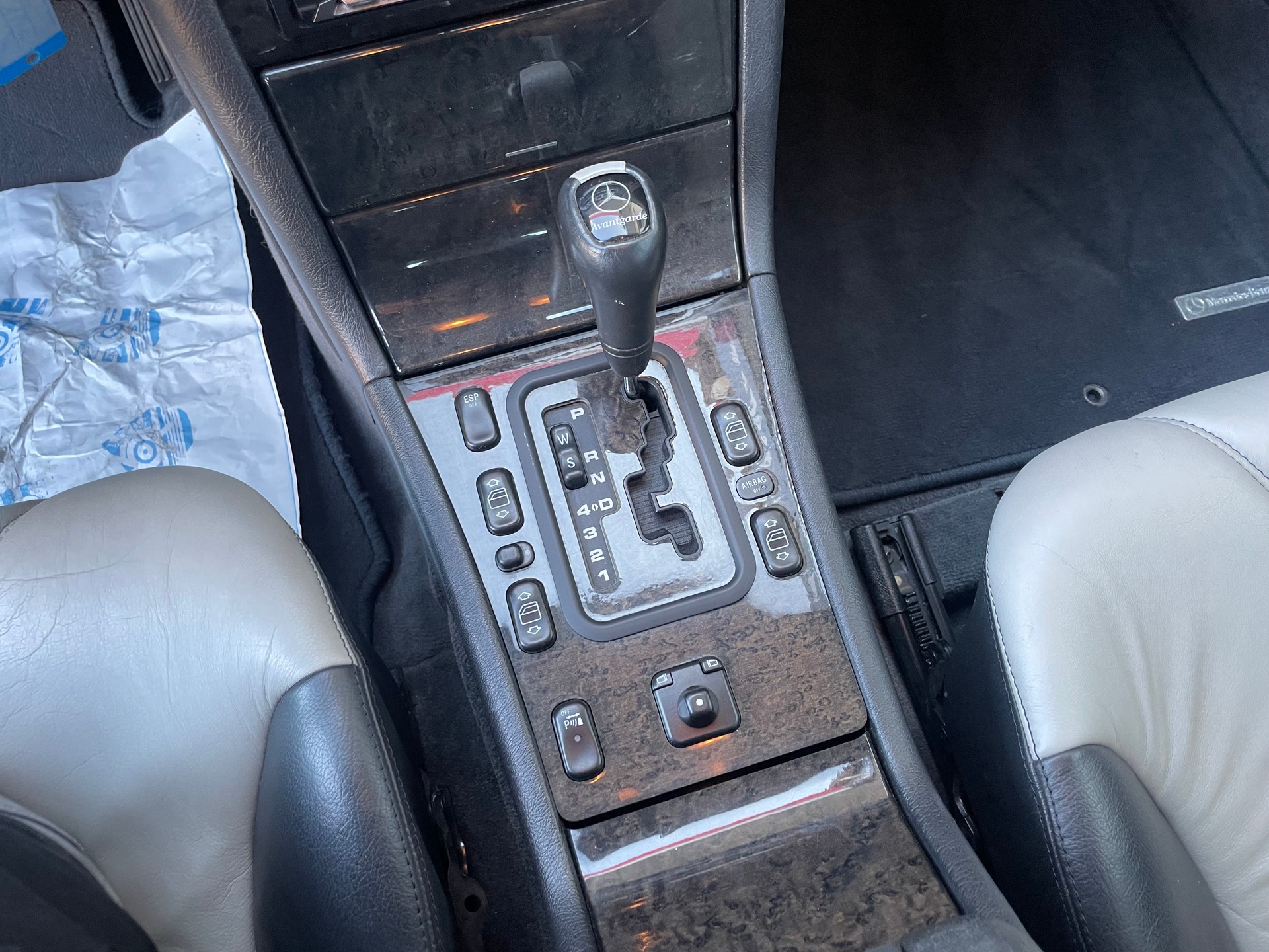 MERCEDES-BENZ E 55 AMG Avantgarde Automatic-image-14