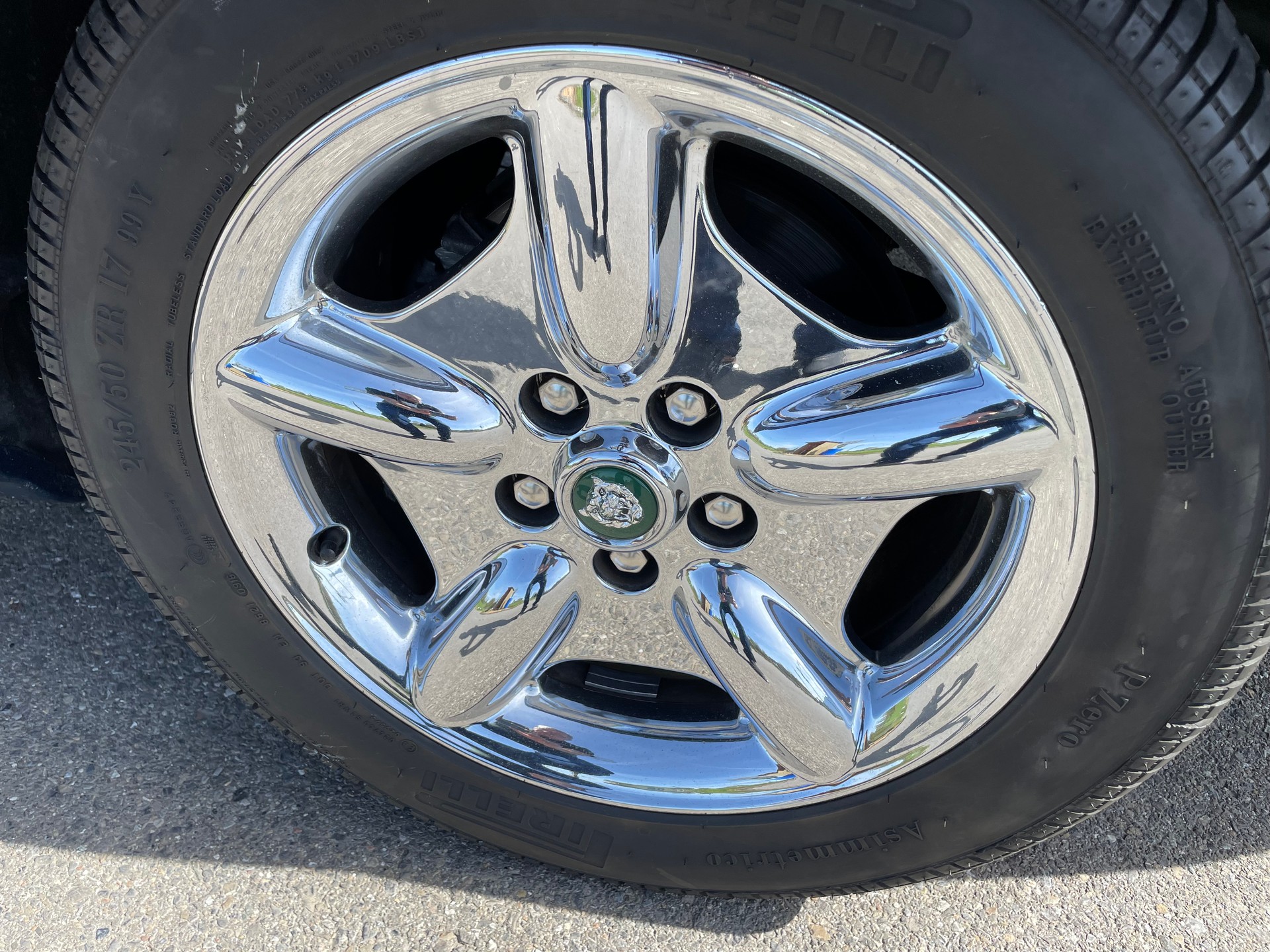 JAGUAR XK8-image-3